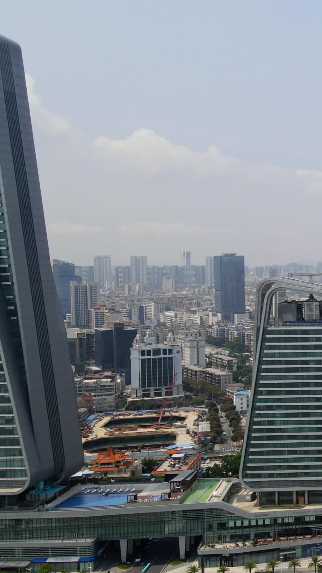 航拍广东珠海仁恒滨海中心视频的预览图