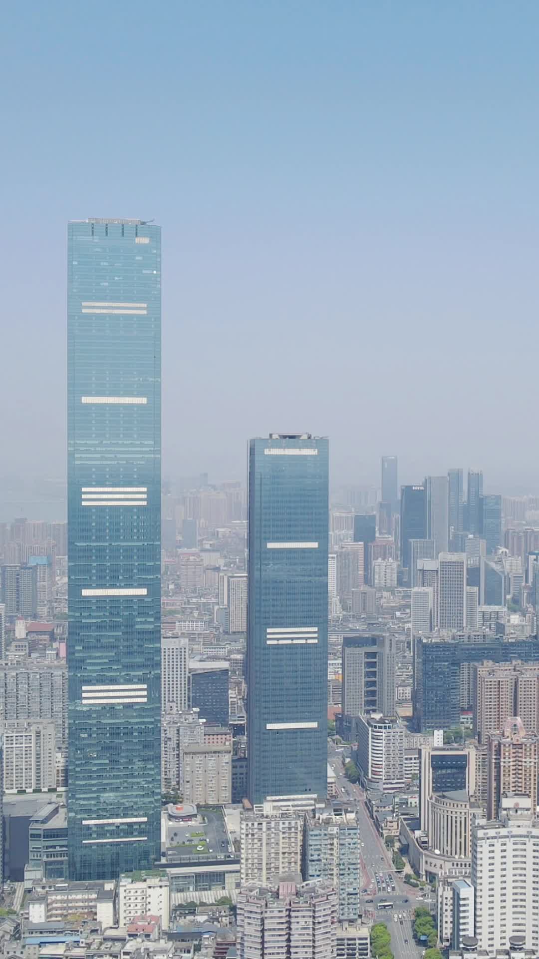 湖南长沙国金中心世贸中心竖屏航拍视频的预览图