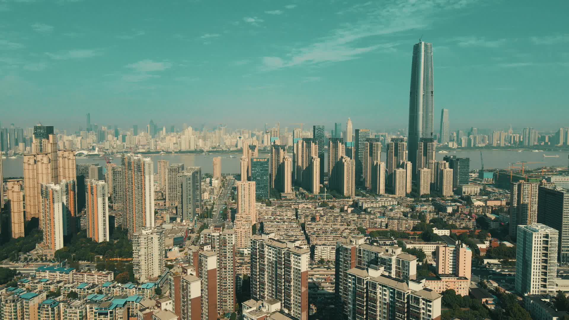 湖北武汉城市高楼建筑航拍视频的预览图