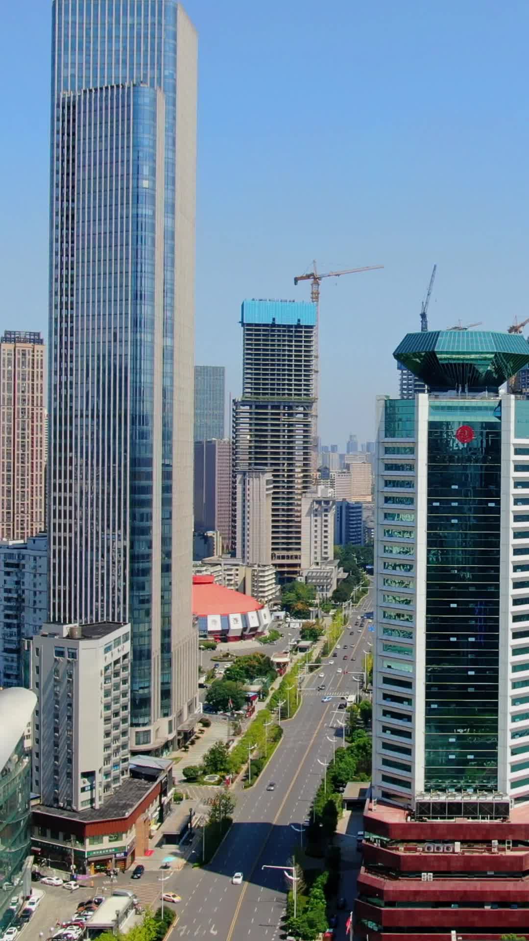 航拍湖北武汉汉口金融中心视频的预览图