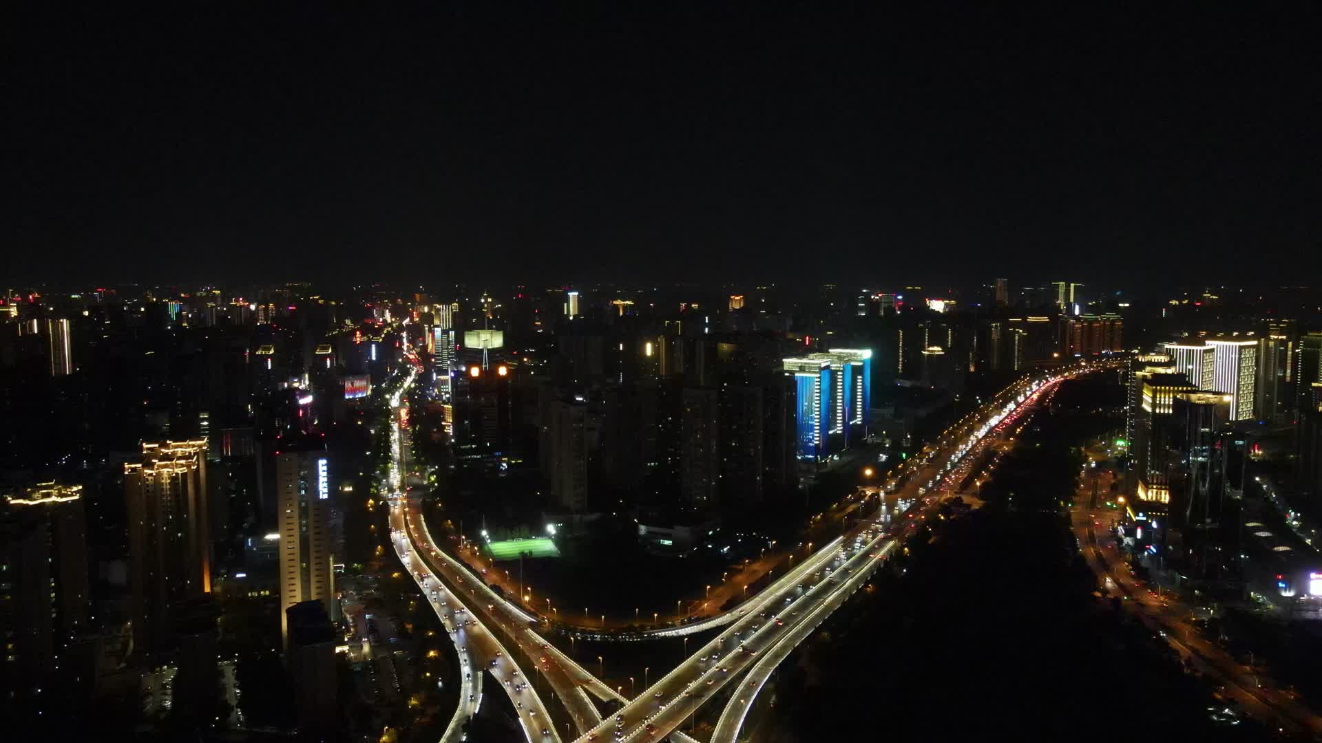 航拍河南郑州中州大道夜景车流视频的预览图