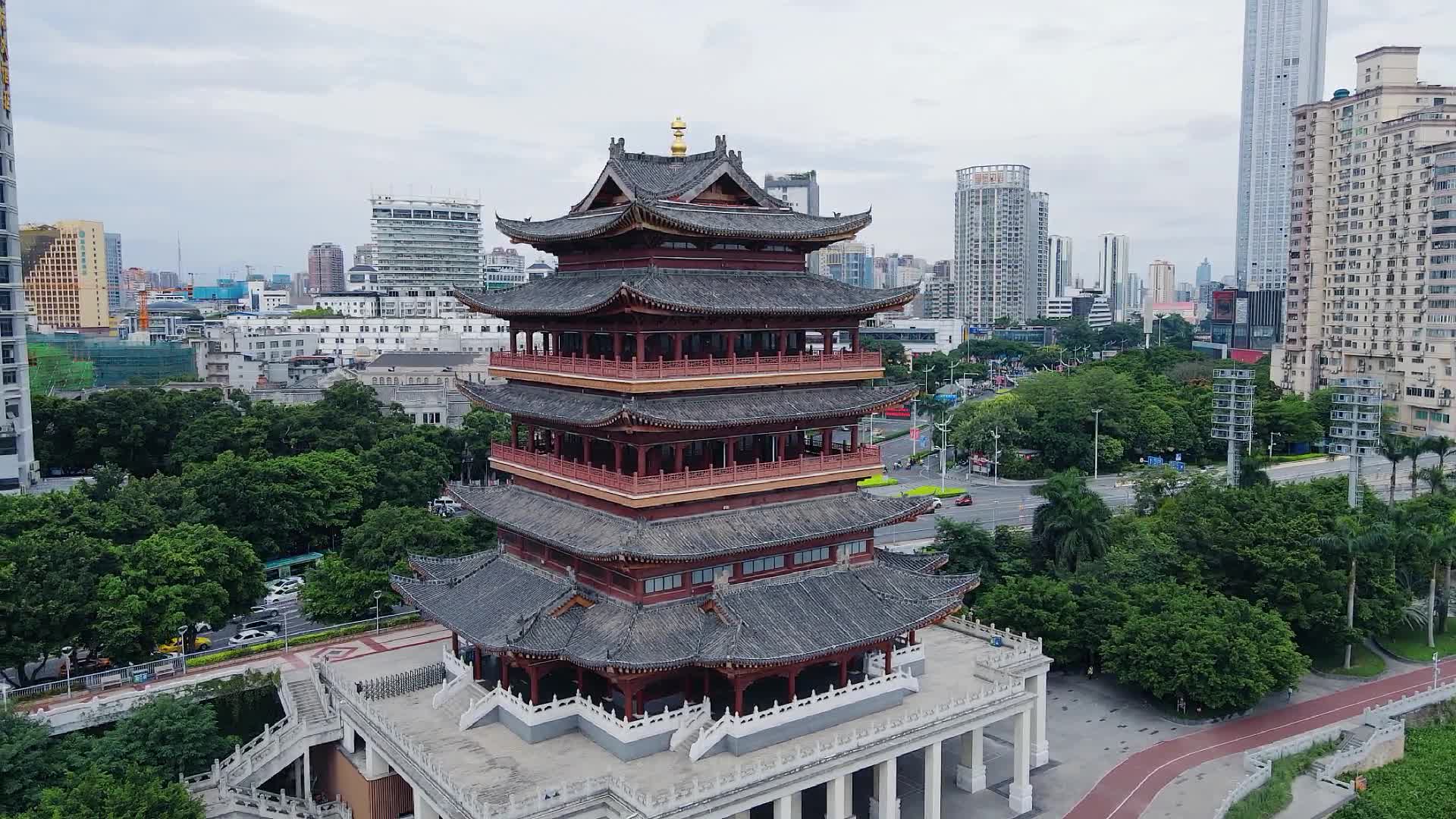 航拍广西南宁城市风光地标建筑竖屏视频的预览图