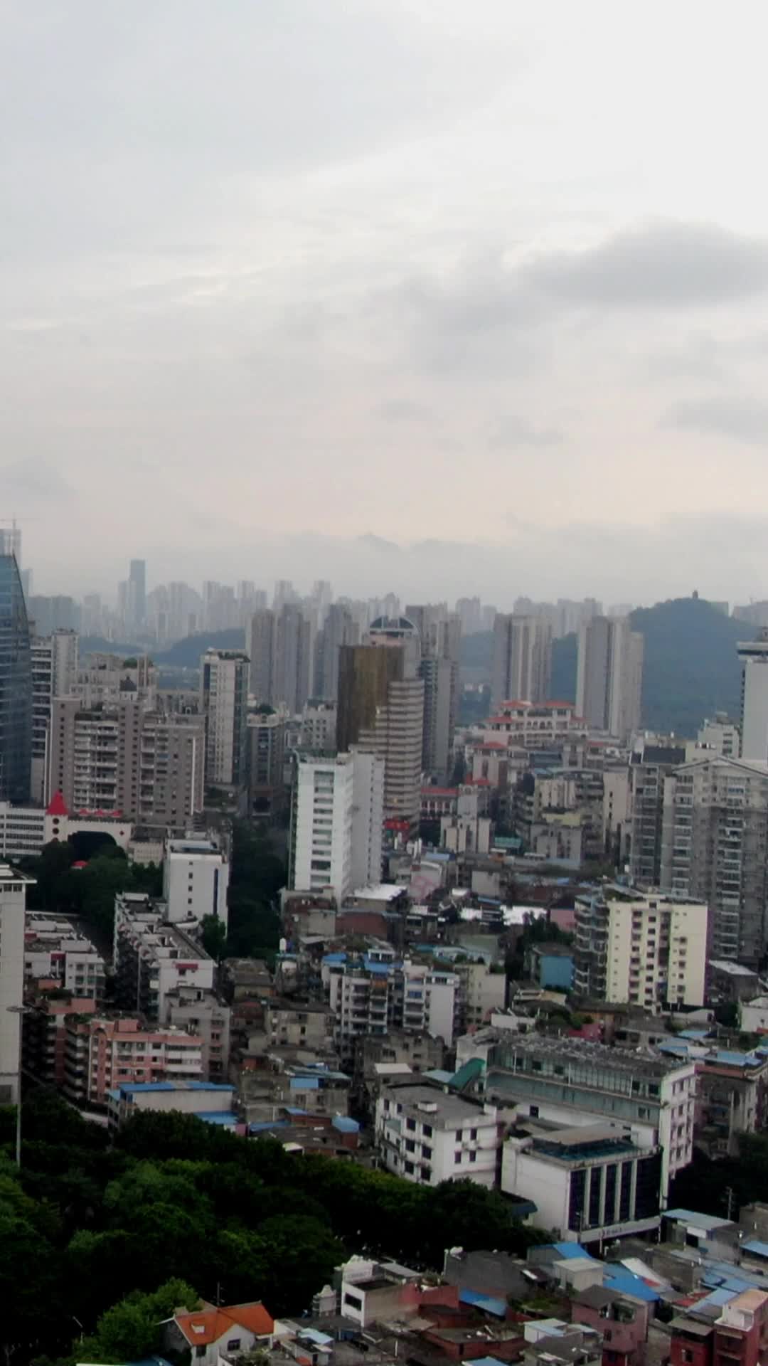 航拍广西柳州城市高楼宣传片视频的预览图