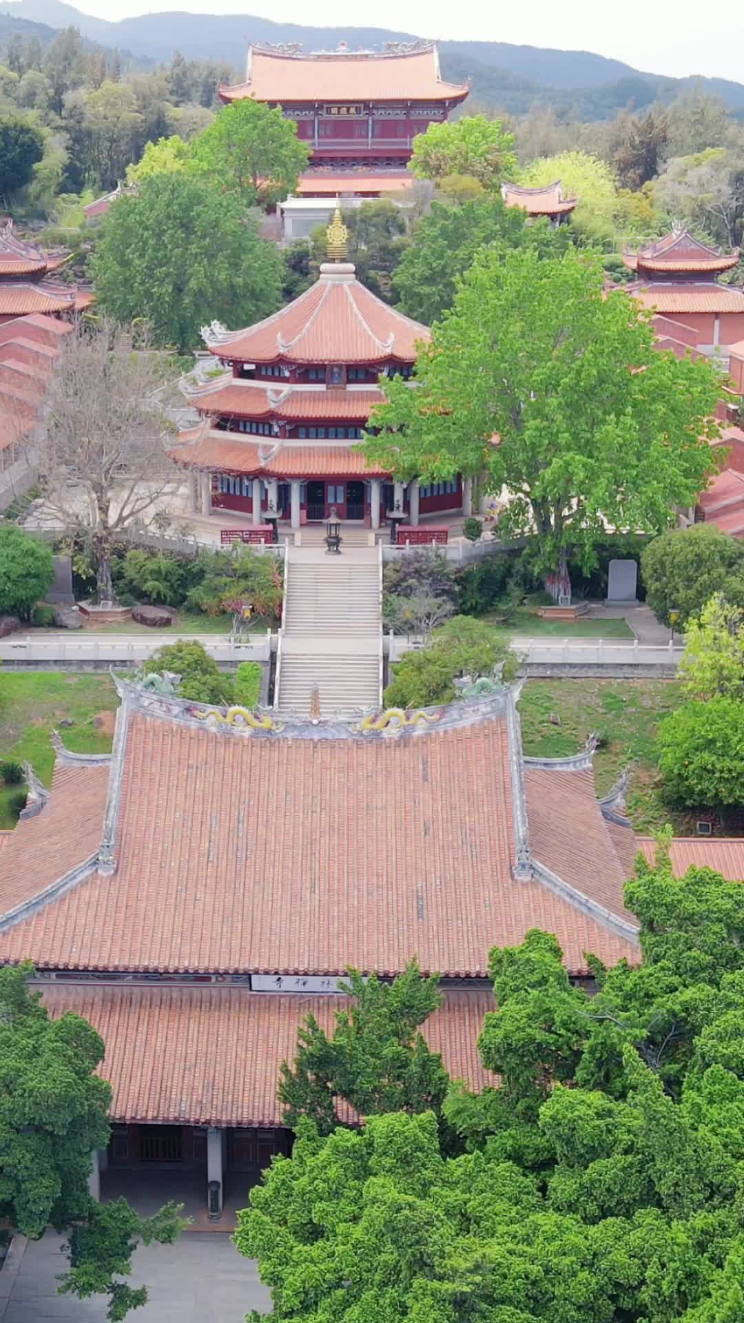 福建泉州少林寺竖屏航拍视频的预览图