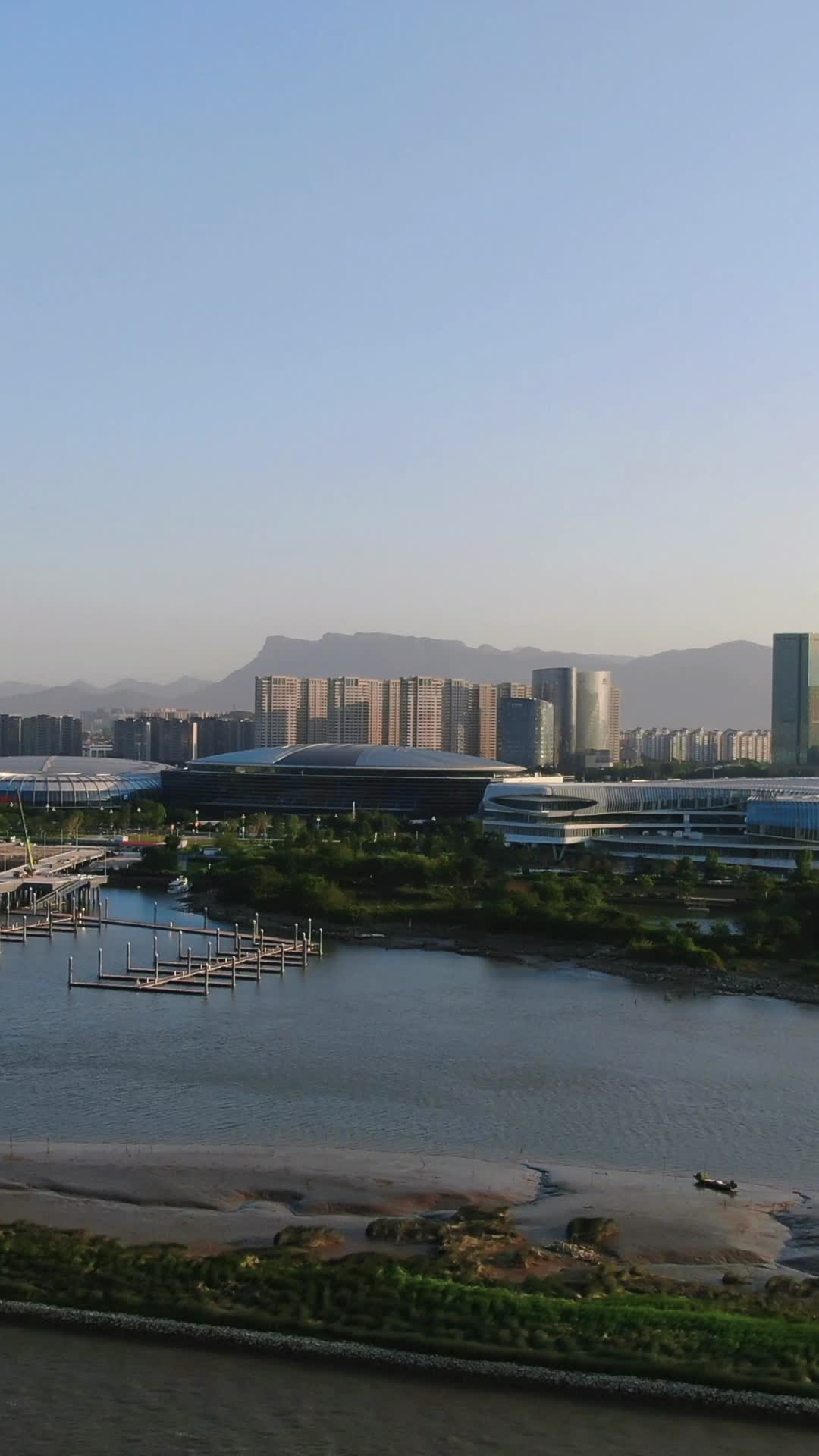 福州海峡国际会展中心竖屏航拍视频的预览图