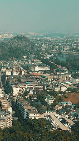 航拍广西桂林旅游城市旅游景点视频的预览图