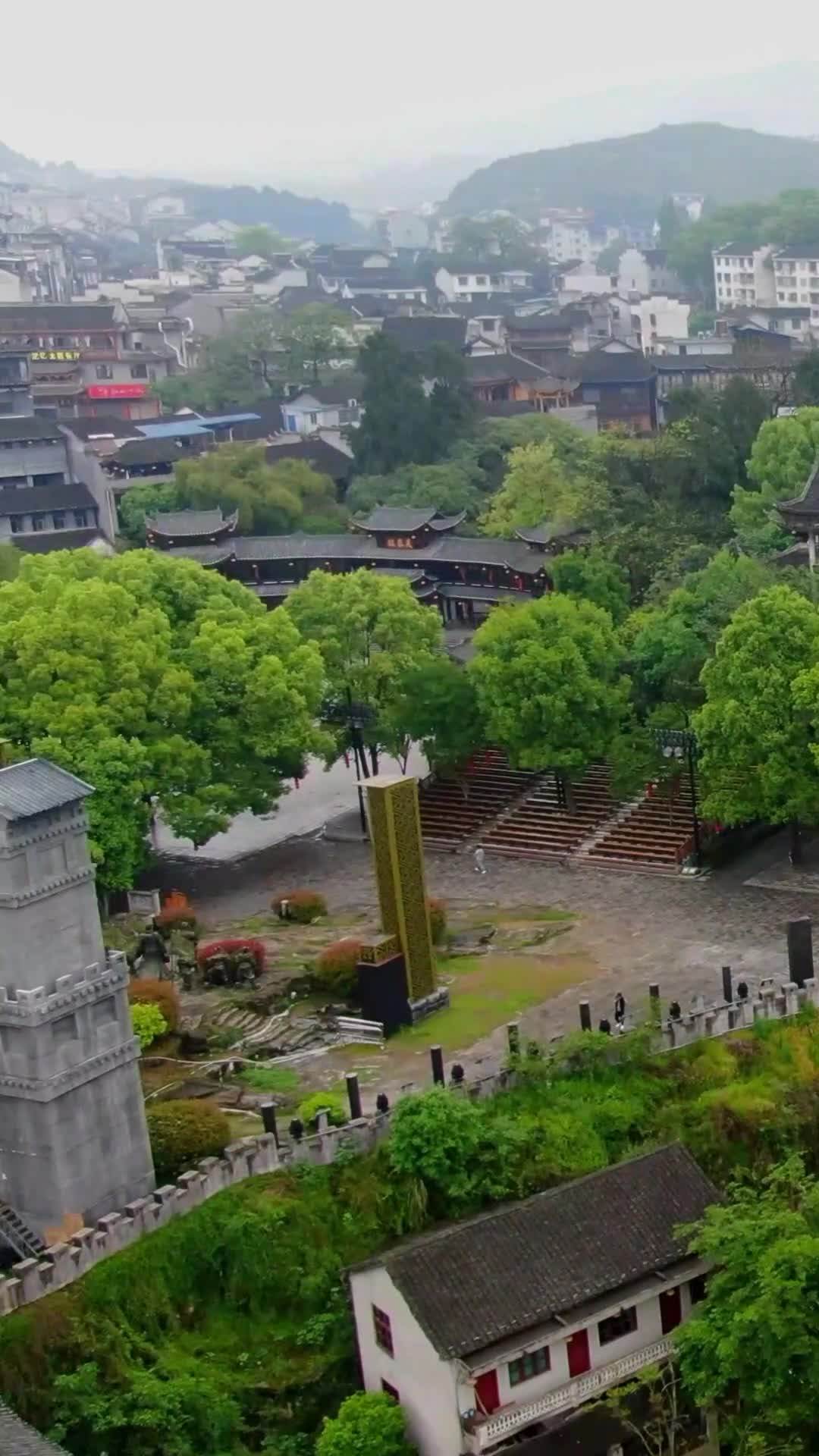 航拍湖南湘西芙蓉镇王村视频的预览图