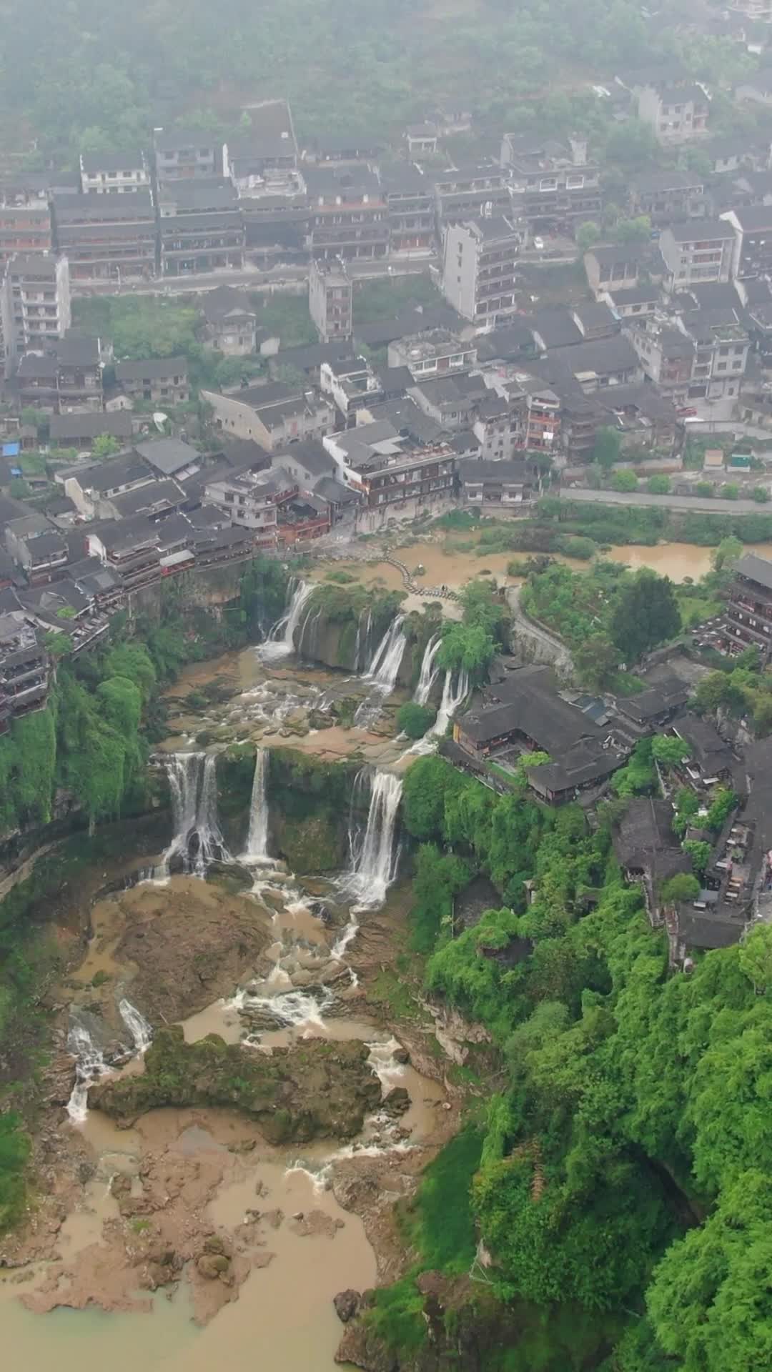 航拍湖南湘西芙蓉镇王村视频的预览图