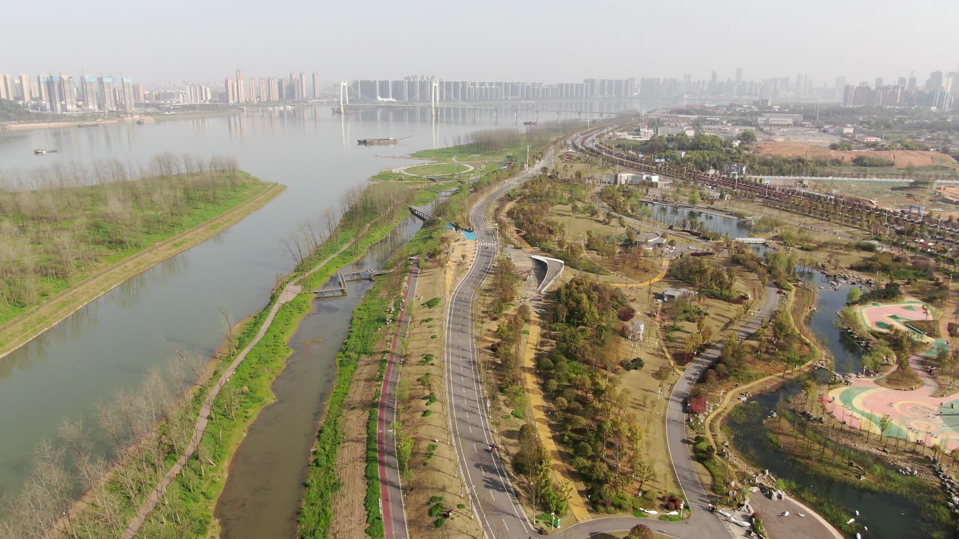 湖南长沙湘江星湾公园航拍视频的预览图