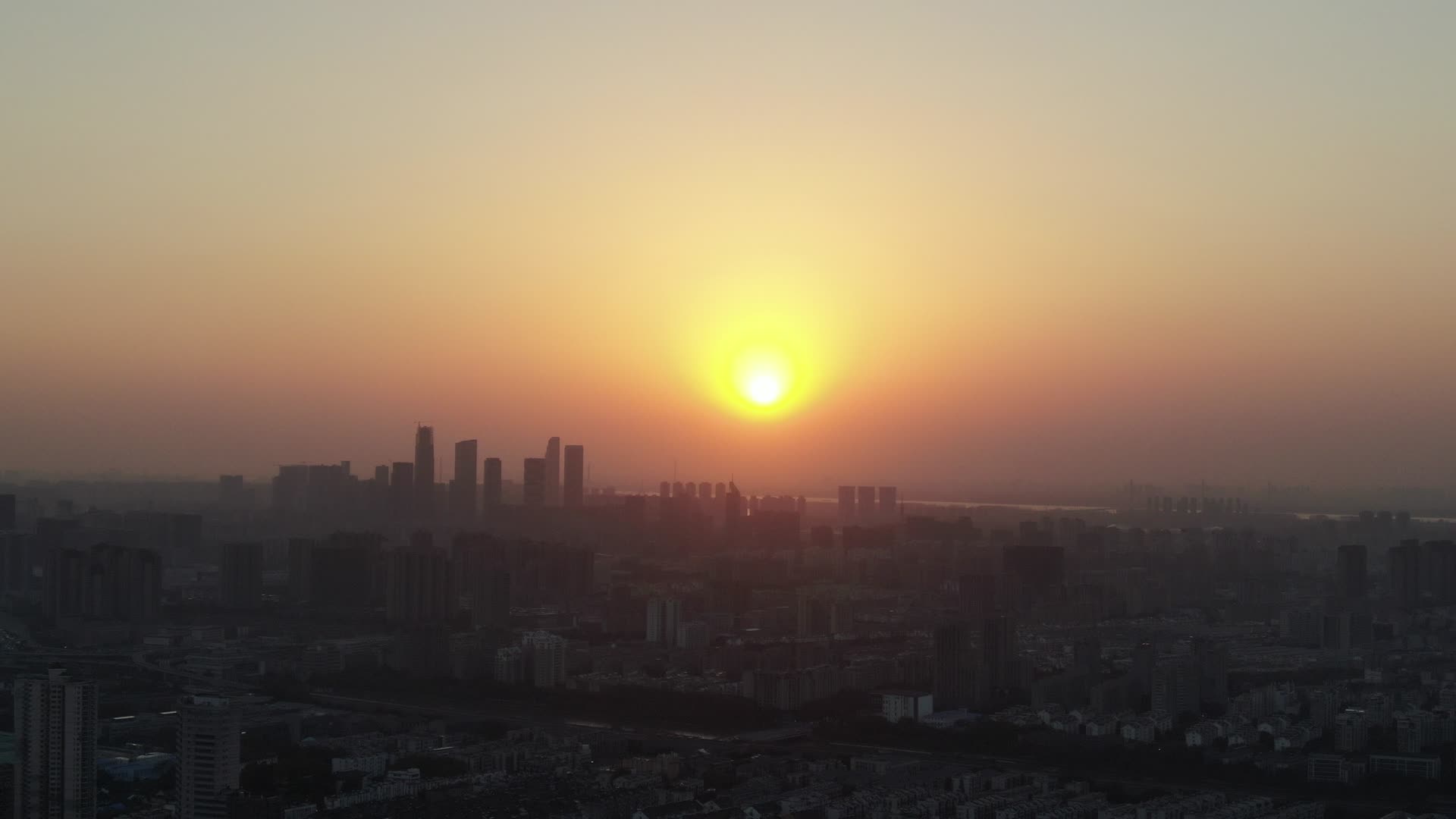 航拍江苏南京日落夕阳视频的预览图