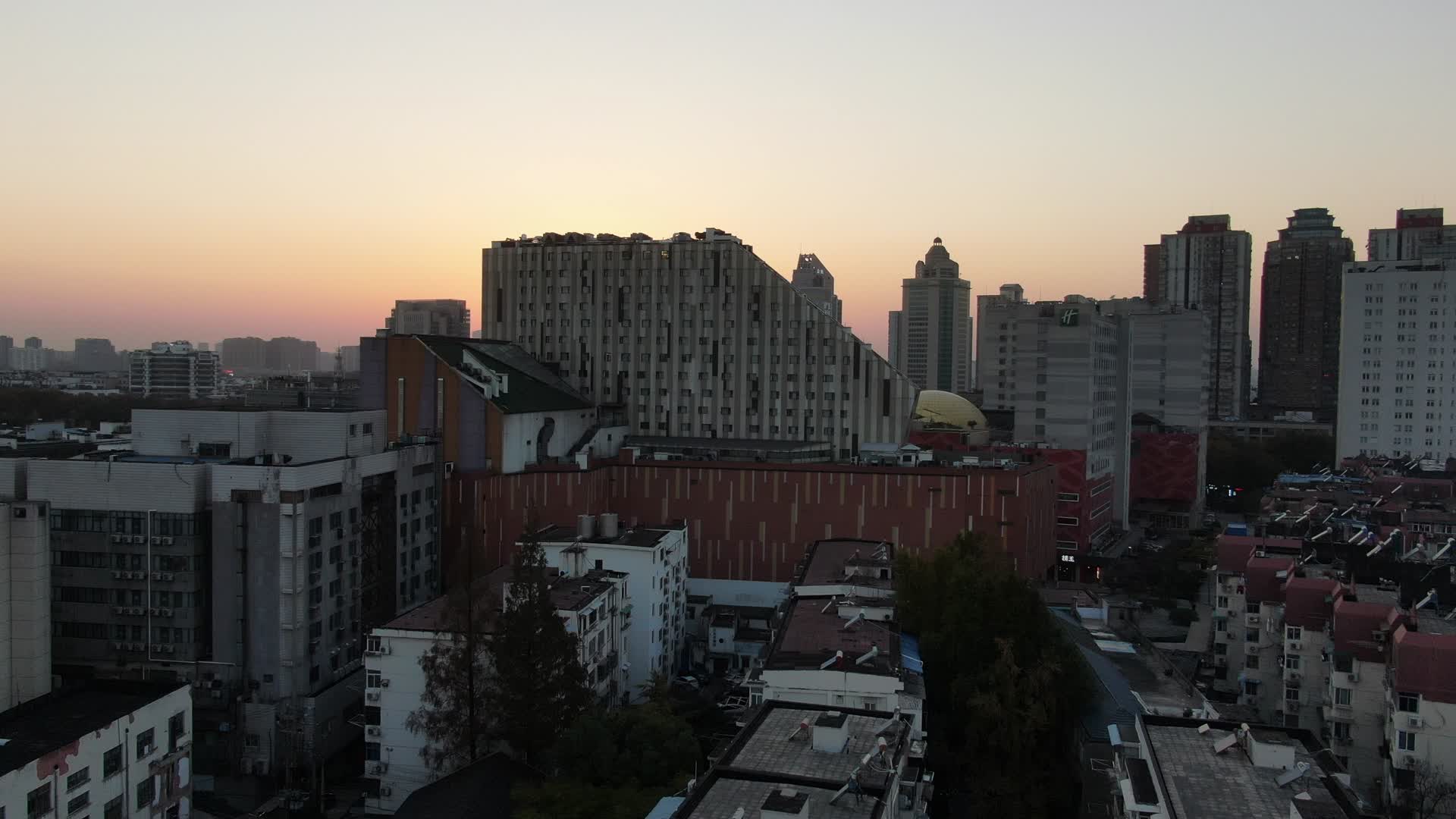 航拍江苏南京城市出落视频的预览图