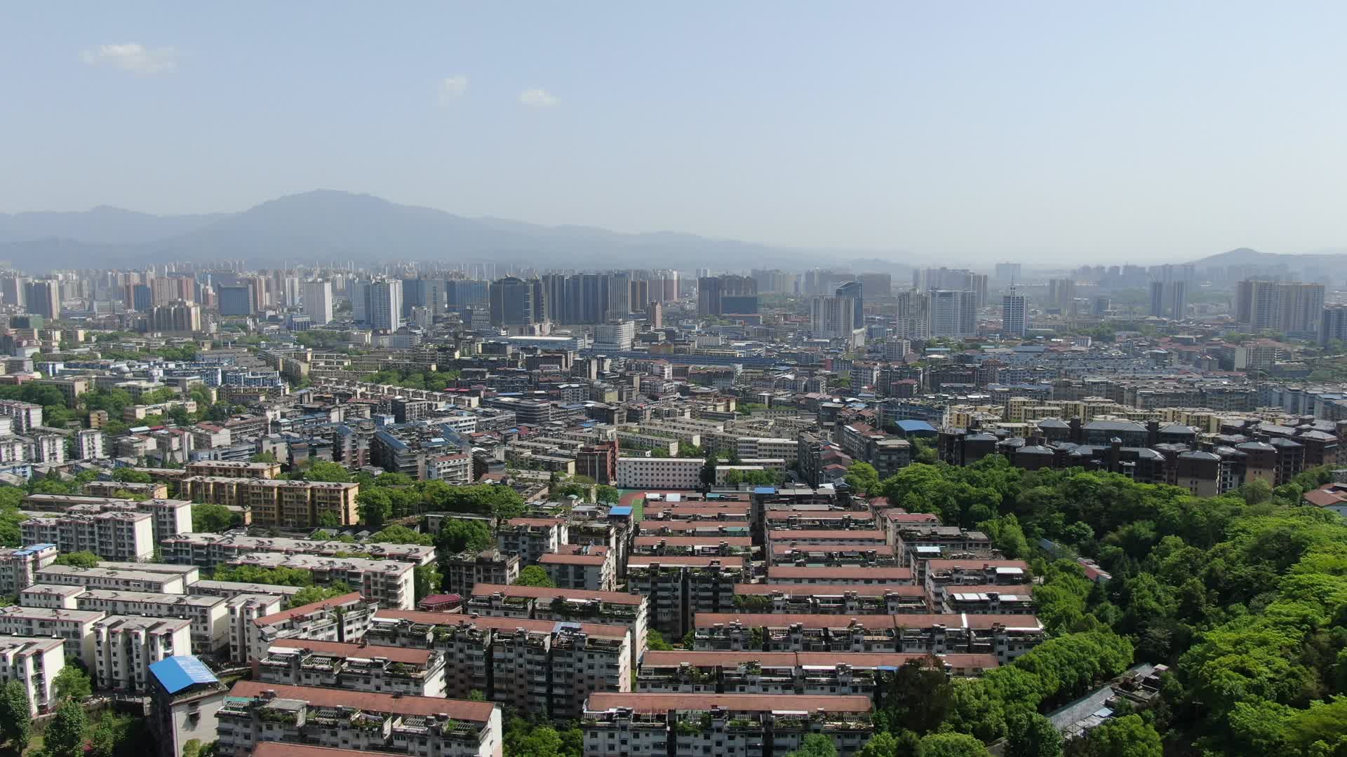 航拍湖南湘西怀化城市风光全景视频的预览图