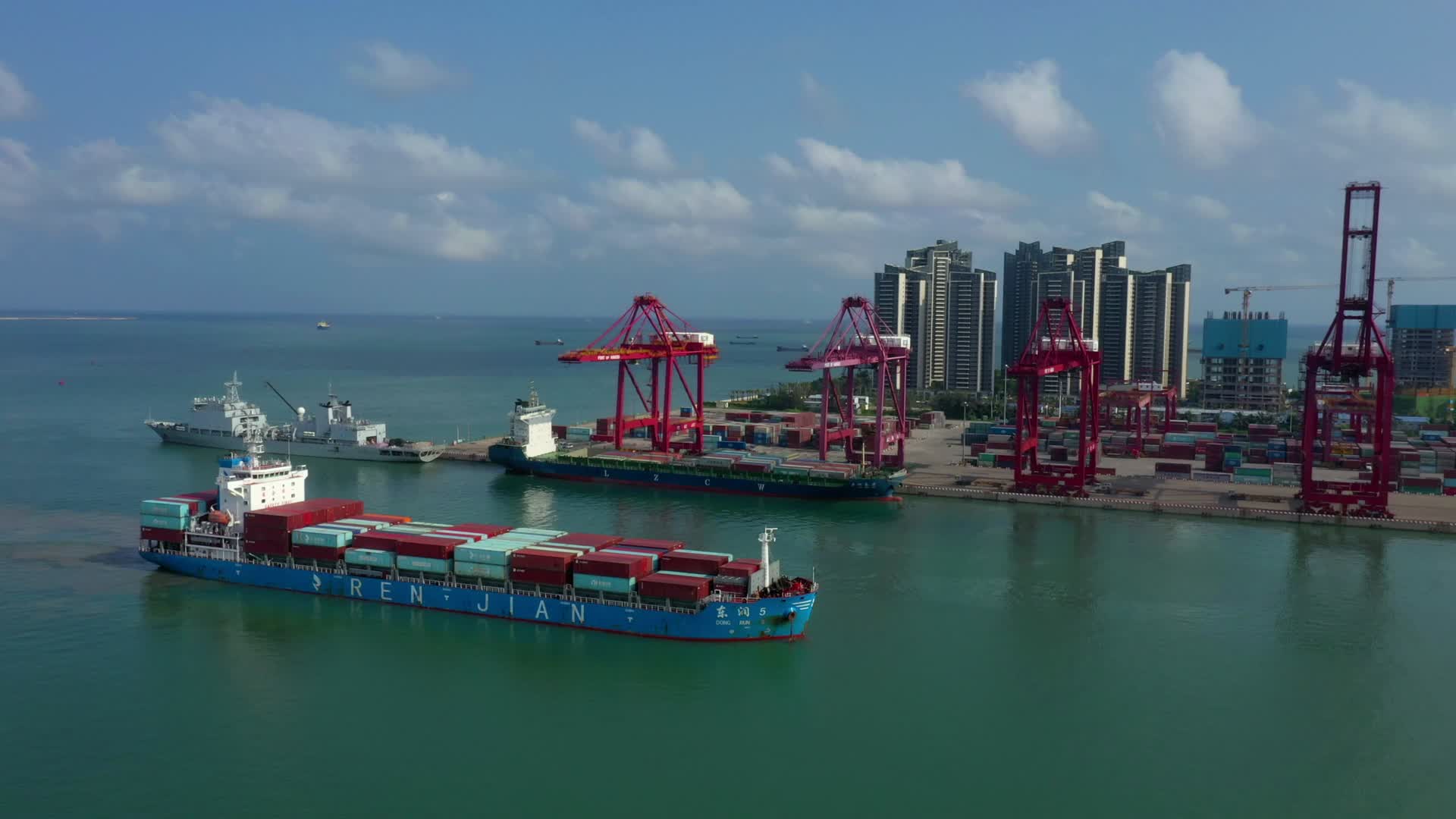 海南海口港集装箱码头视频的预览图