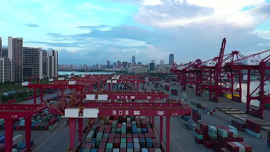 海南海口港集装箱码头视频的预览图
