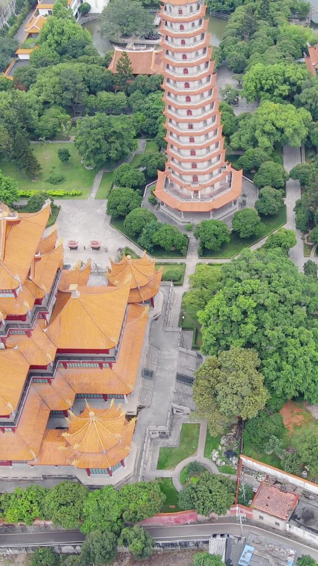 福建西禅古寺竖屏航拍视频的预览图