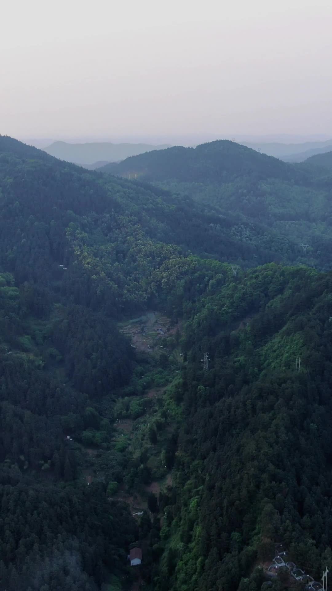 航拍湖南怀化中坡山公园视频的预览图