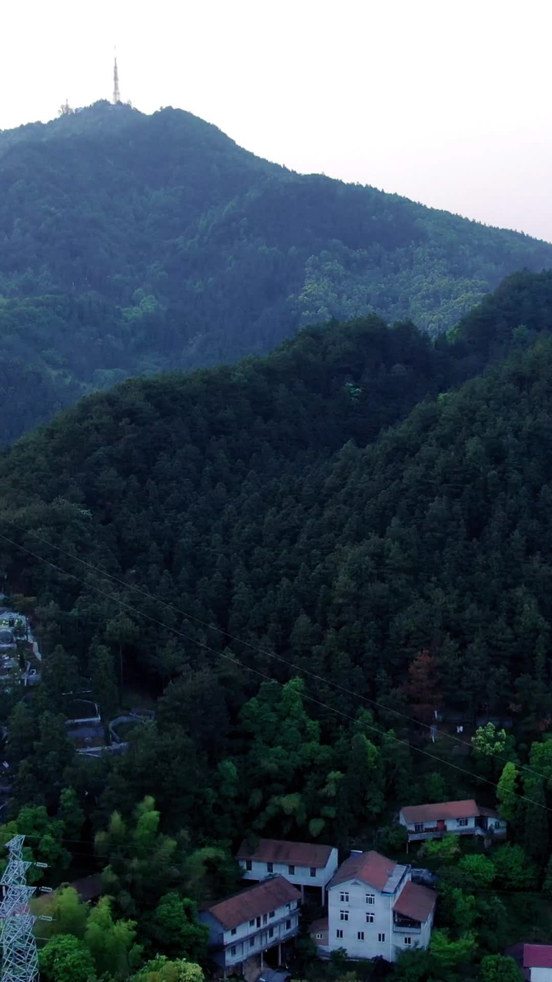 航拍湖南怀化中坡山森林公园视频的预览图
