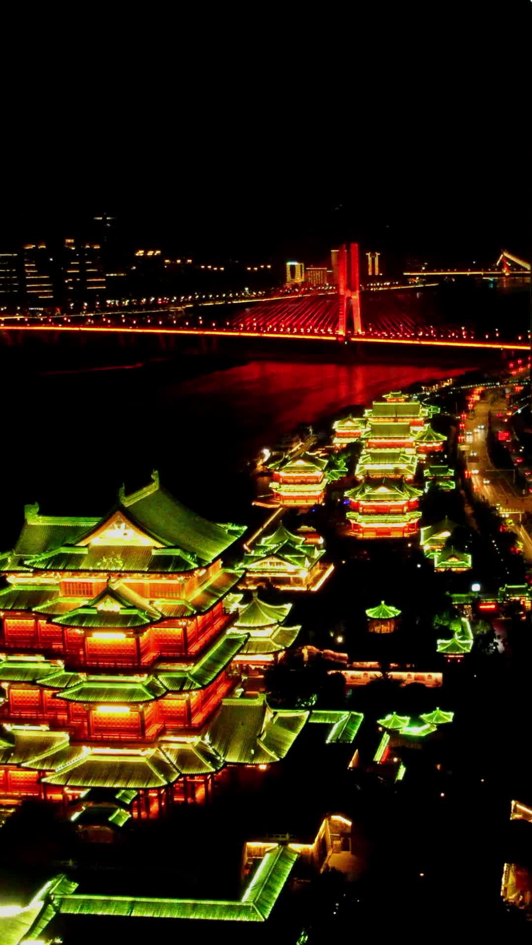 航拍江西南昌滕王阁夜景视频的预览图