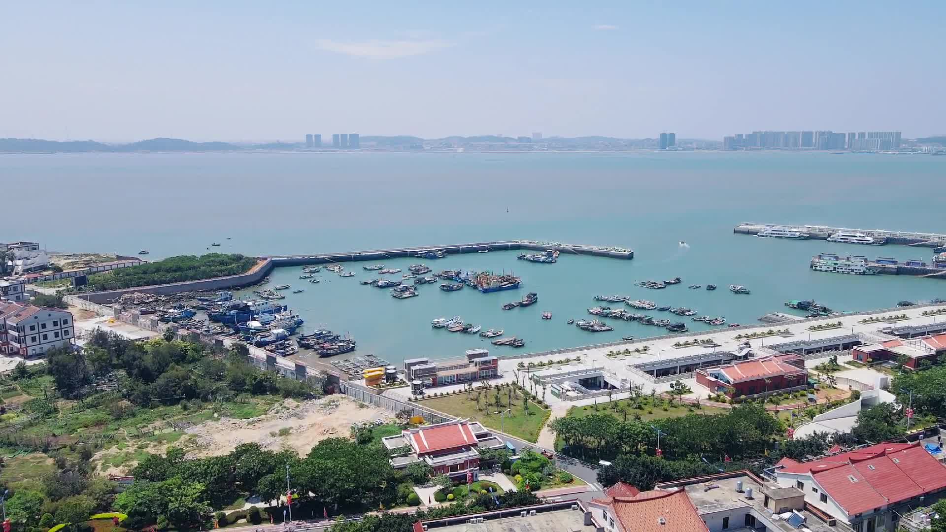 福建莆田湄洲岛竖屏航拍视频的预览图