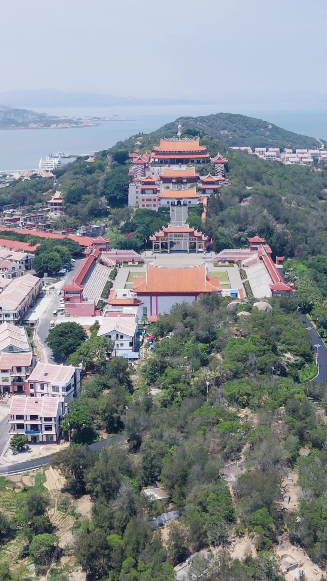 福建湄洲岛妈祖庙航拍视频的预览图