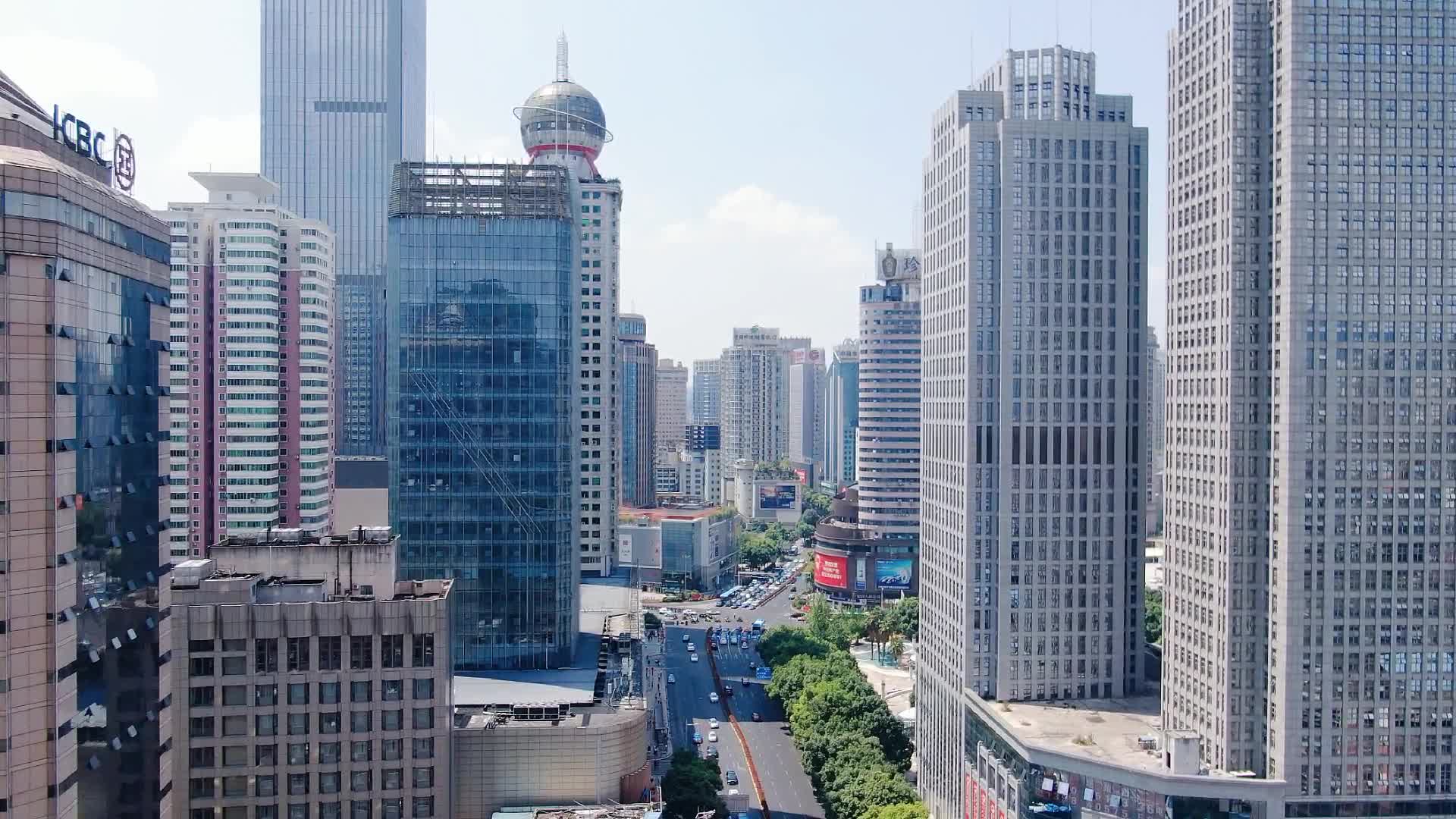 航拍城市高楼建筑竖屏视频的预览图