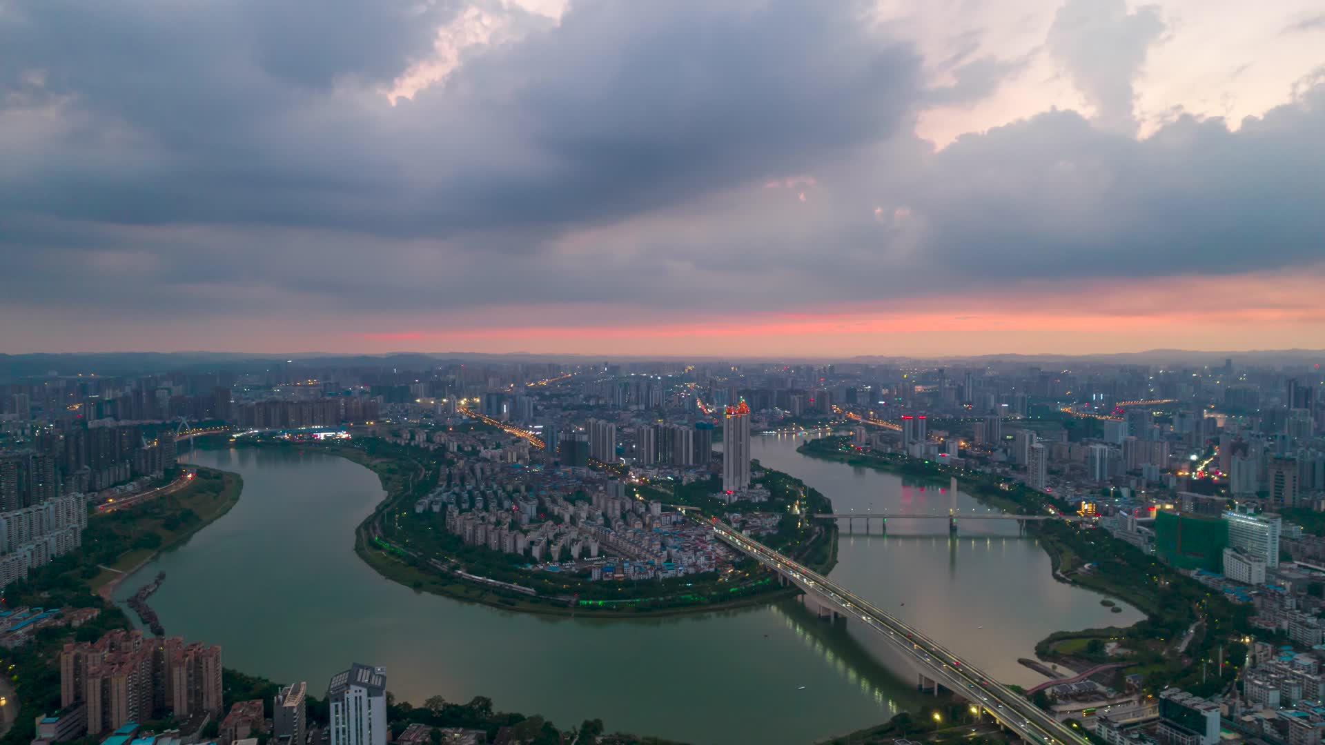 4K航拍邕江日落视频的预览图