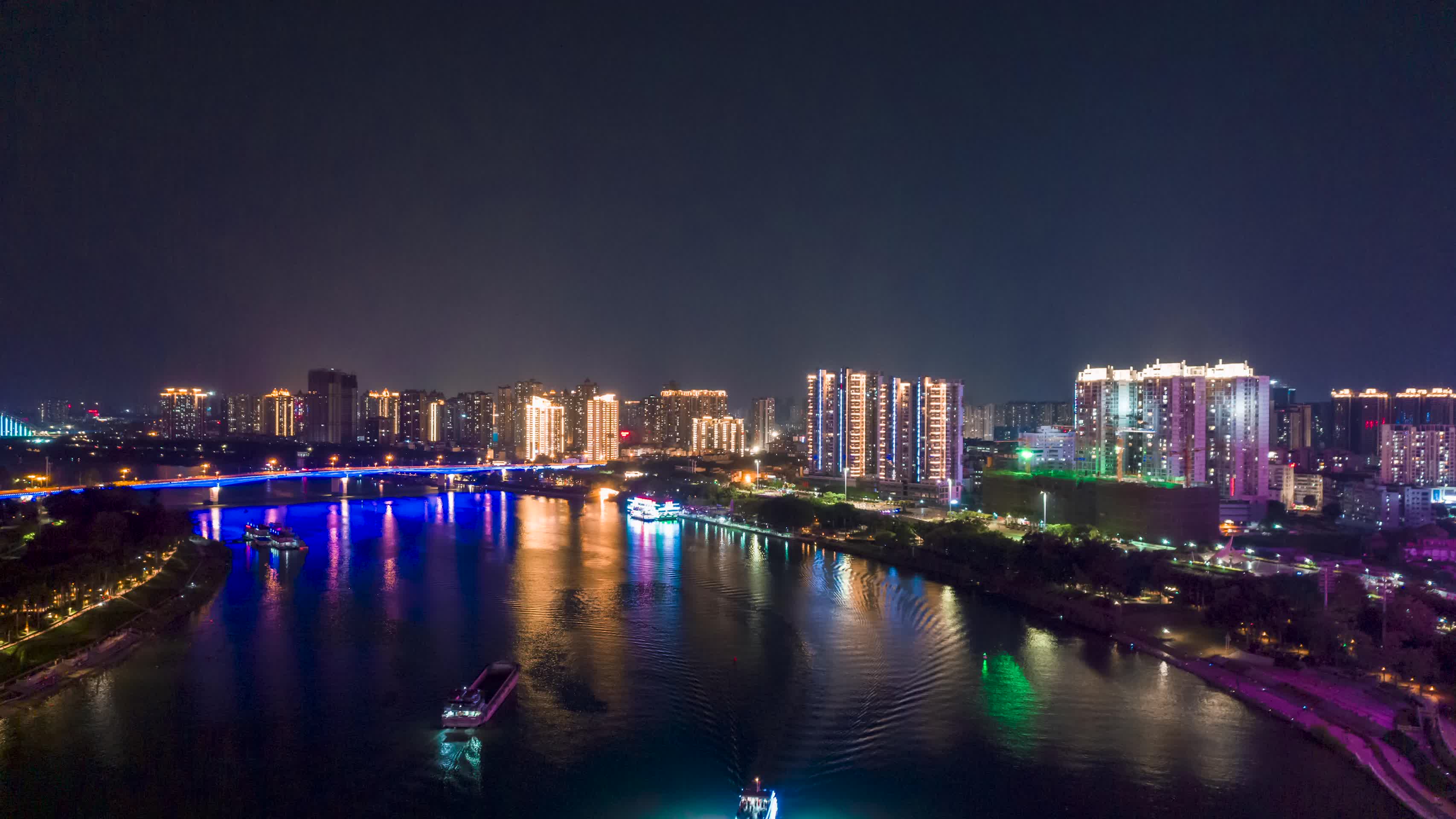 4K航拍邕江夜景视频的预览图