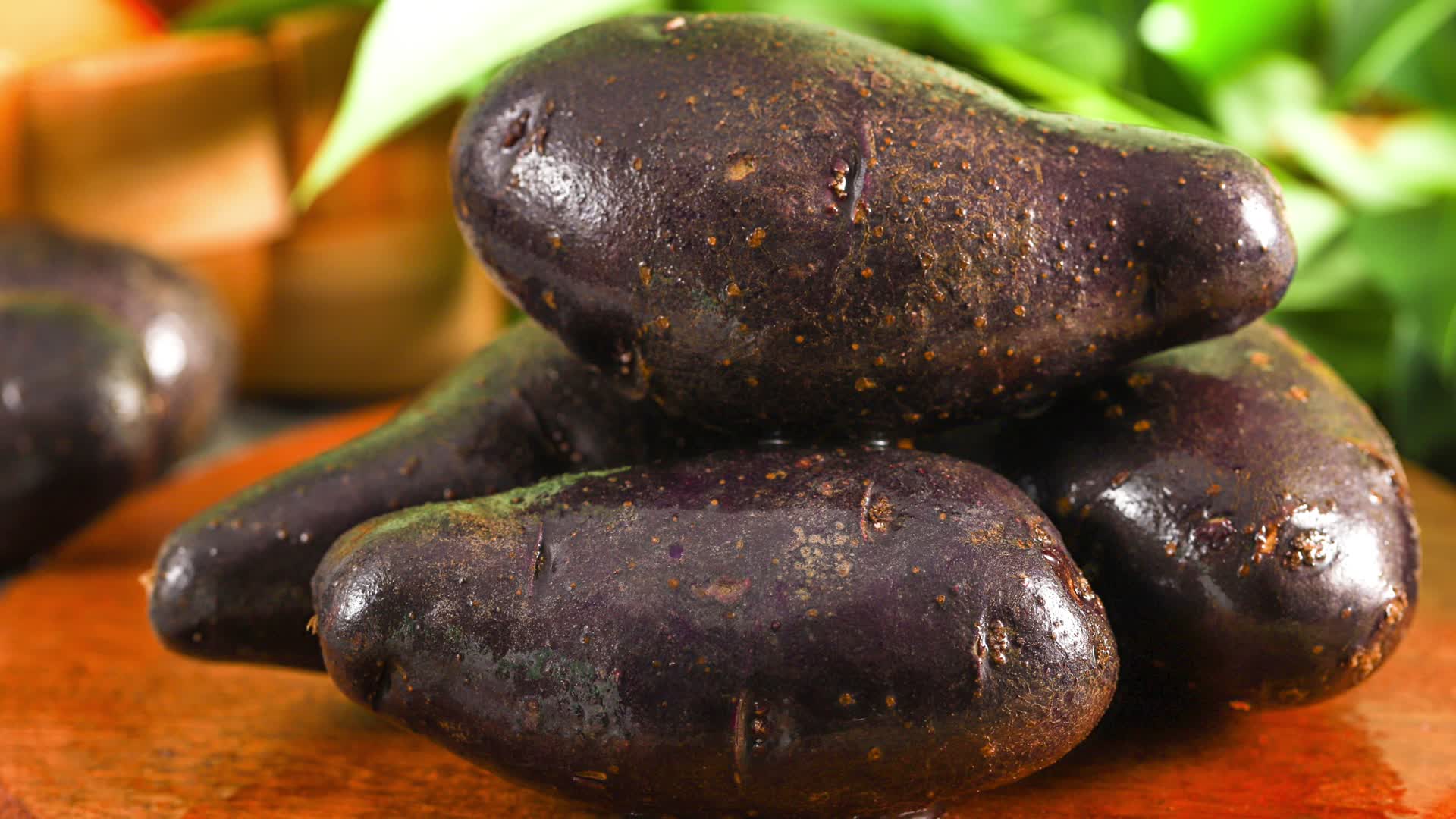 紫土豆农产品高清实拍4k视频振兴乡村视频的预览图
