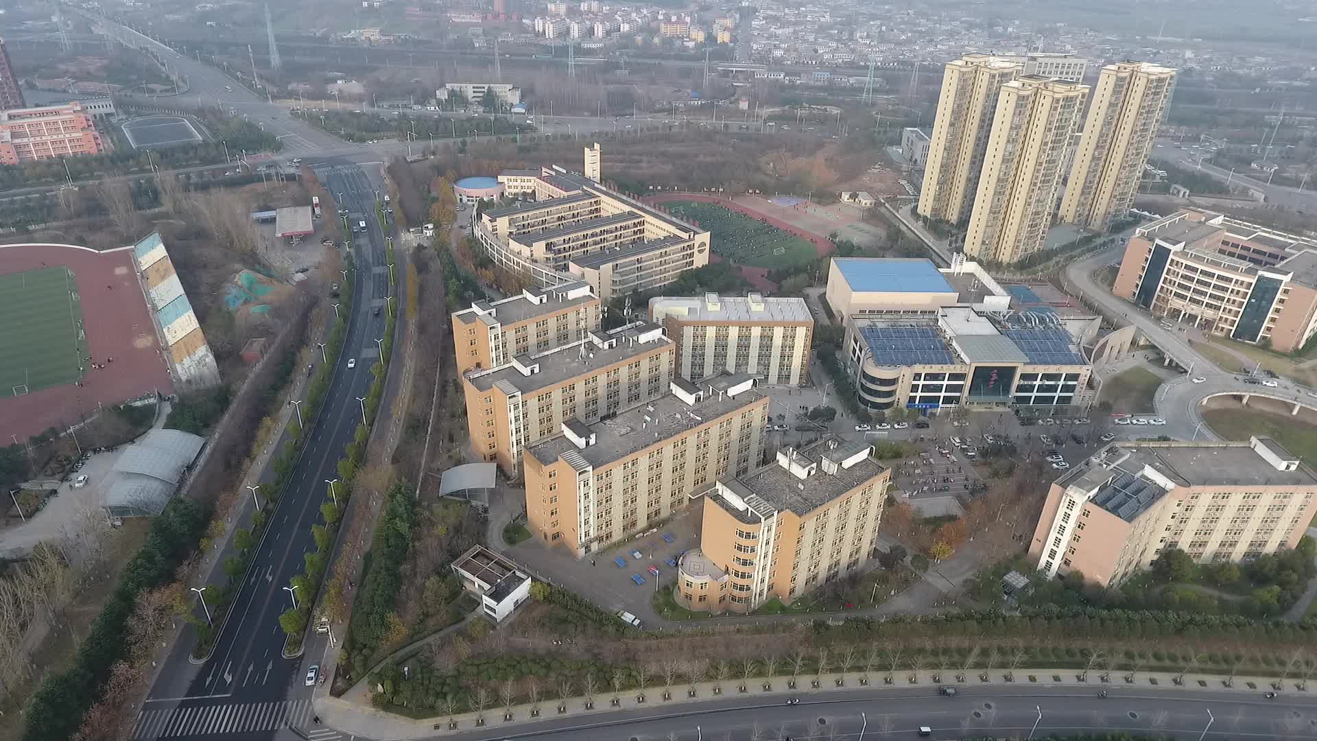 俯拍河南安阳城区视频的预览图