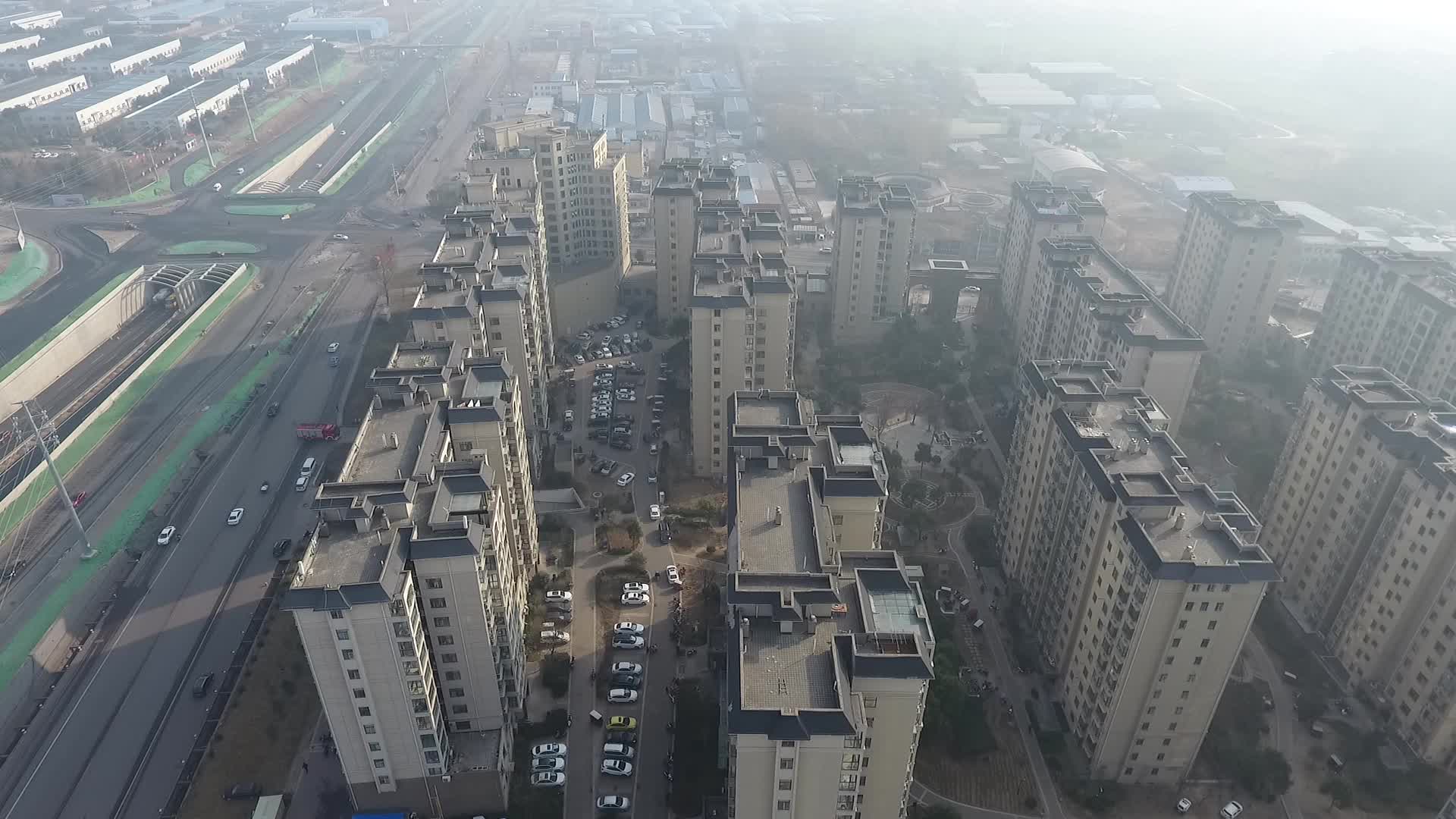 俯拍河南平顶山市城区视频的预览图