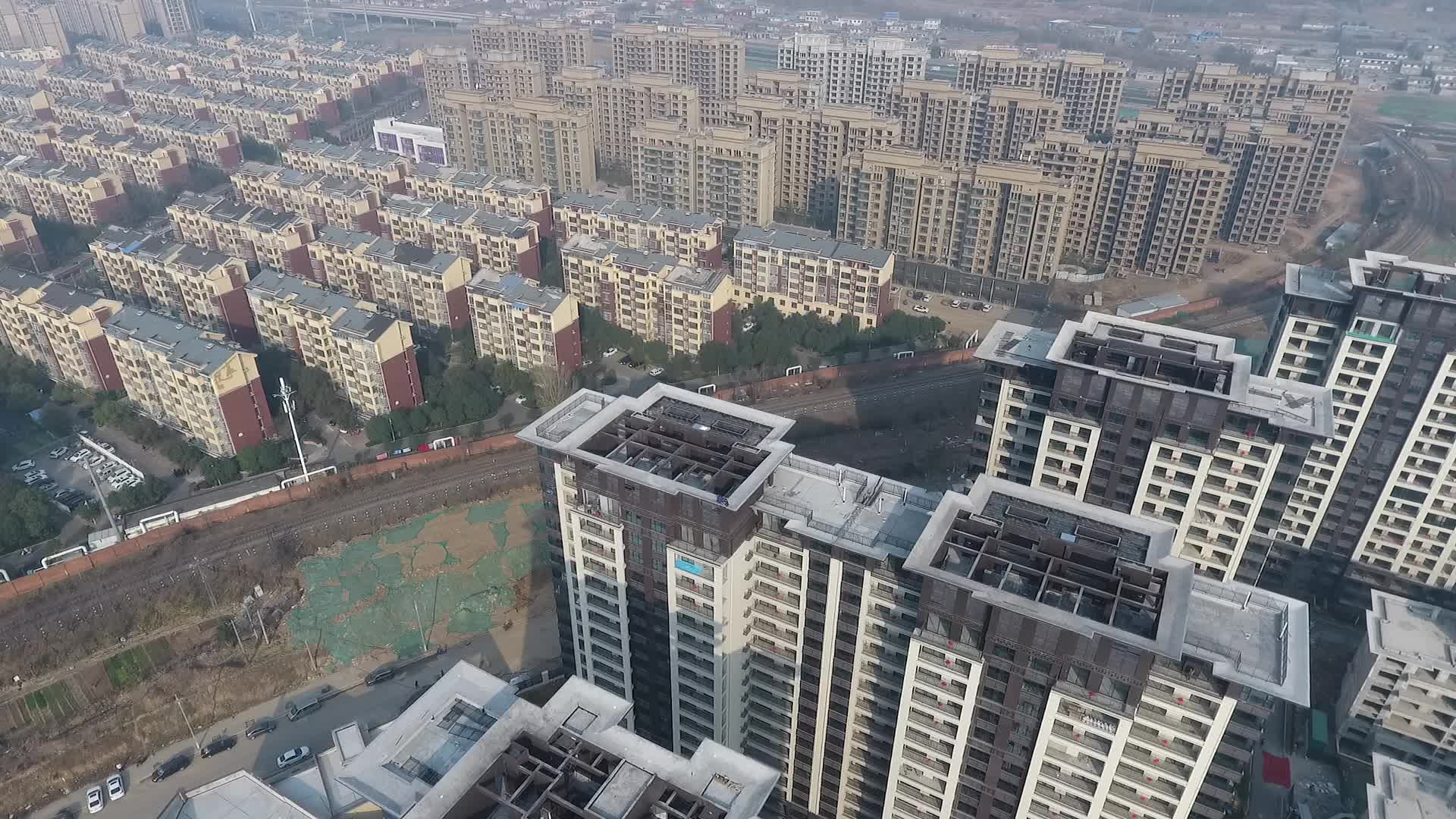俯拍河南平顶山市城区视频的预览图