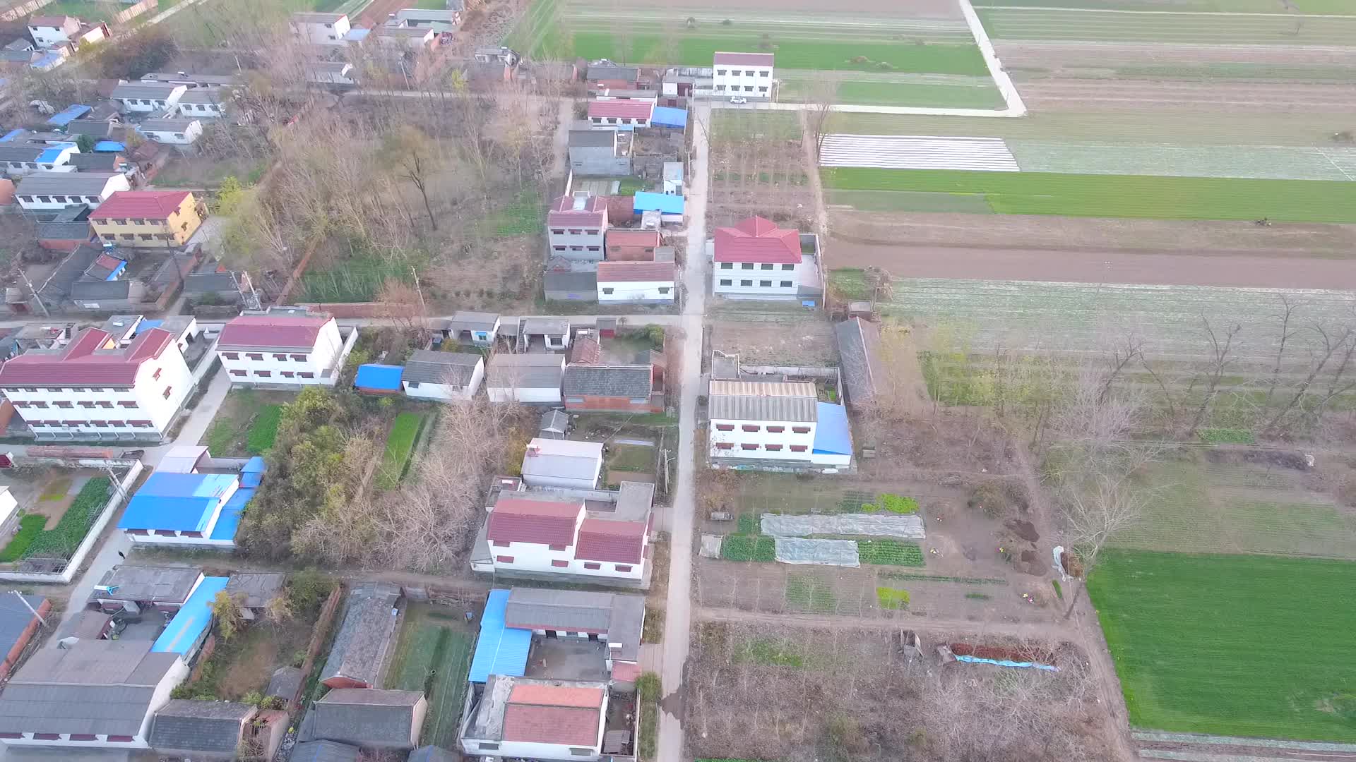俯拍周口市西华县城区视频的预览图