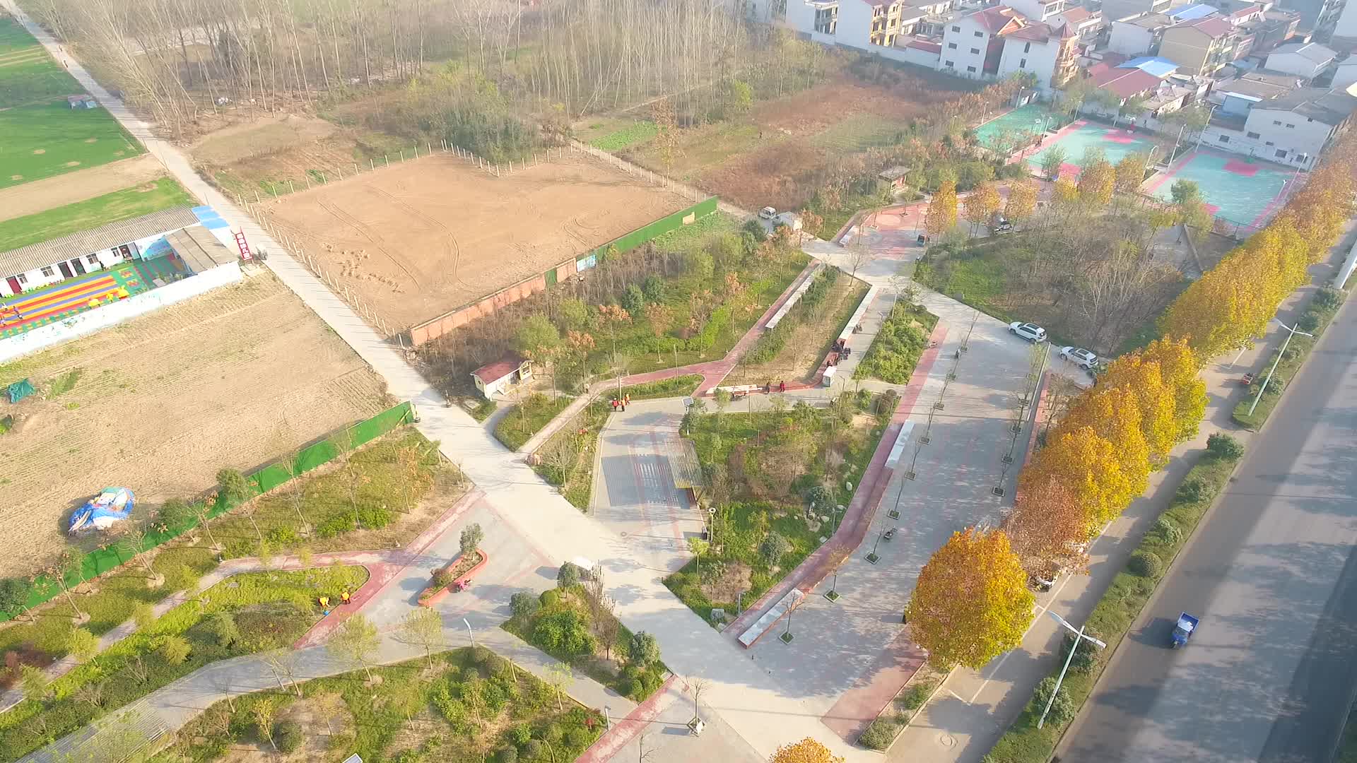 俯拍周口市西华县郊区视频的预览图