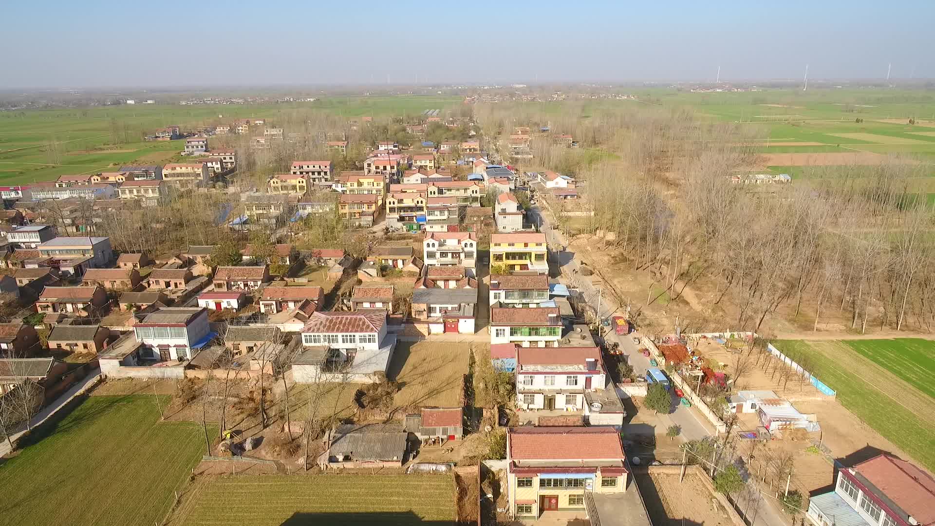 俯拍周口市西华县郊区视频的预览图