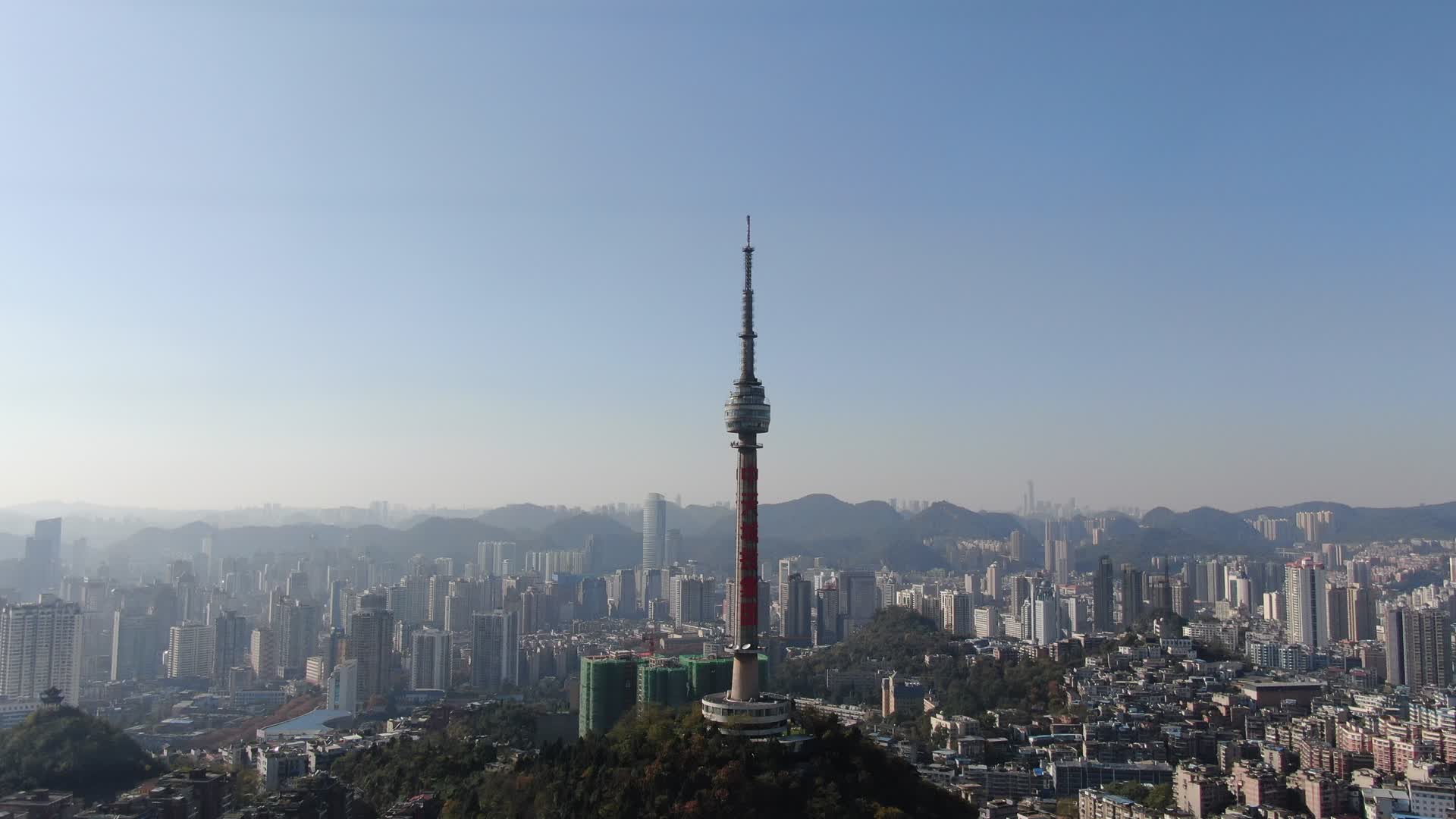 城市航拍贵阳中山电视塔地标建筑视频的预览图