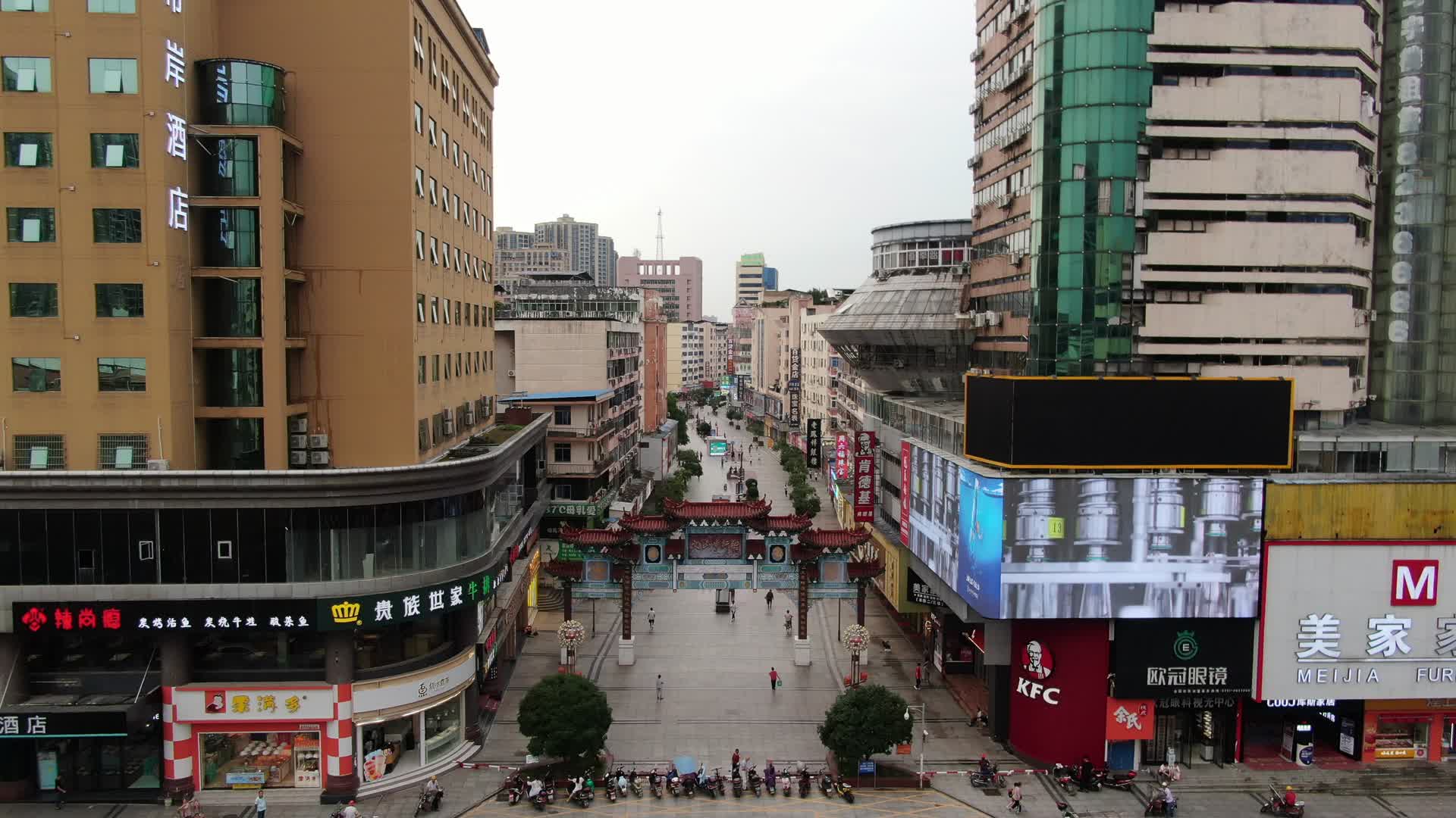 城市航拍江西吉安文山路步行街视频的预览图
