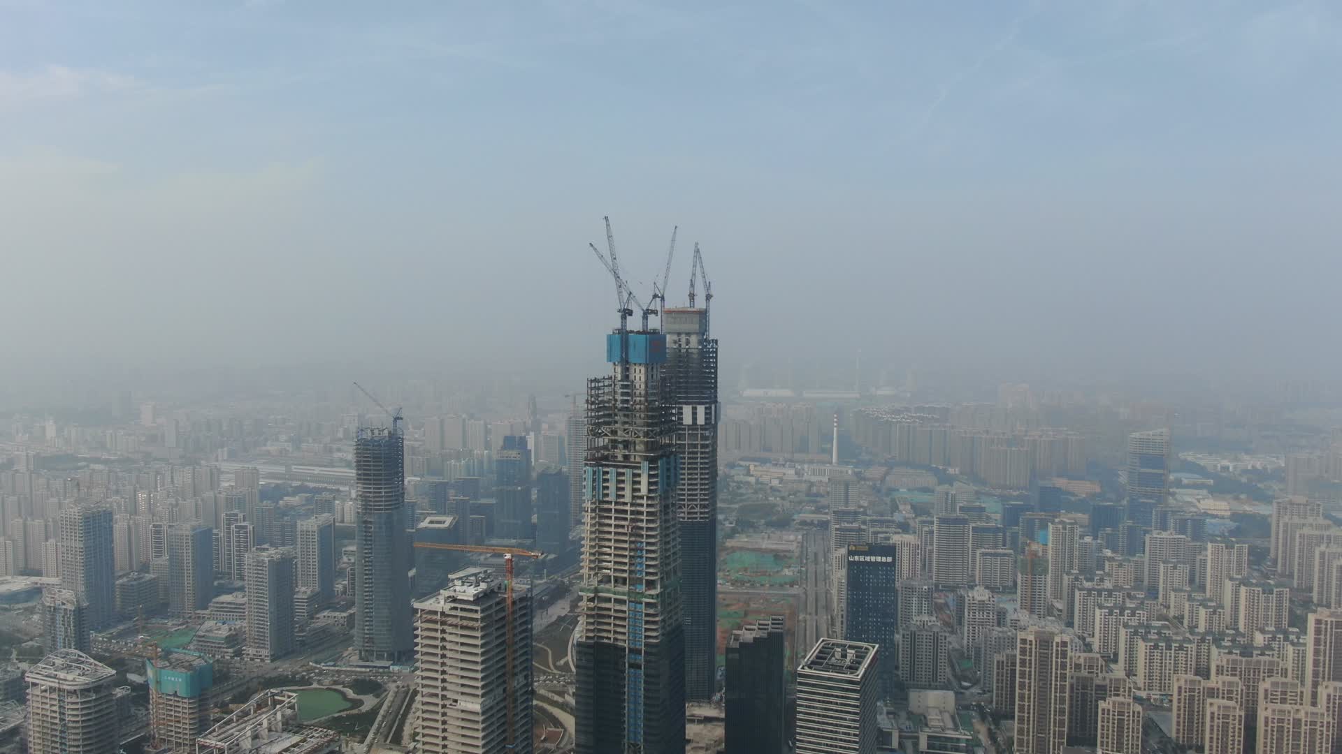 城市航拍济南高楼建筑视频的预览图