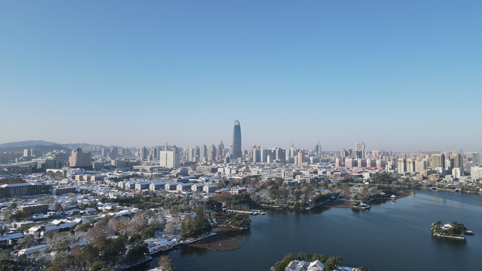 山东济南城市风光雪景航拍视频的预览图