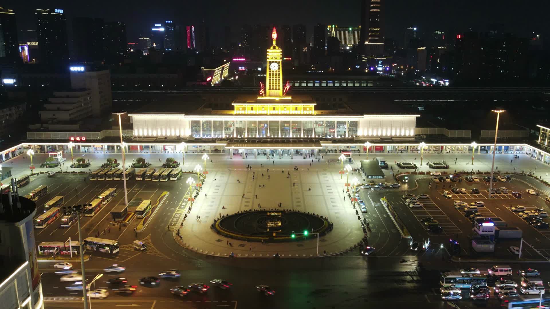 城市延时湖南长沙火车站夜景航拍延时视频的预览图