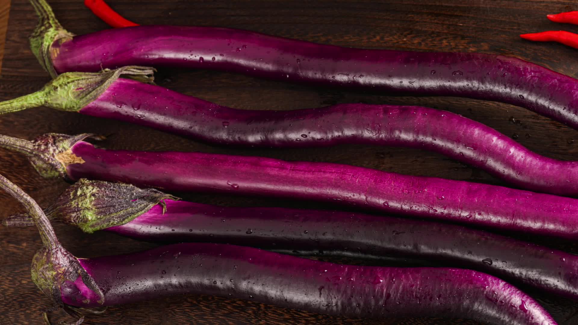 茄子杭茄紫色长茄子紫茄子农产品4k高清实拍视频视频的预览图