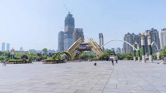 贵阳筑城广场人民广场延时摄影视频的预览图