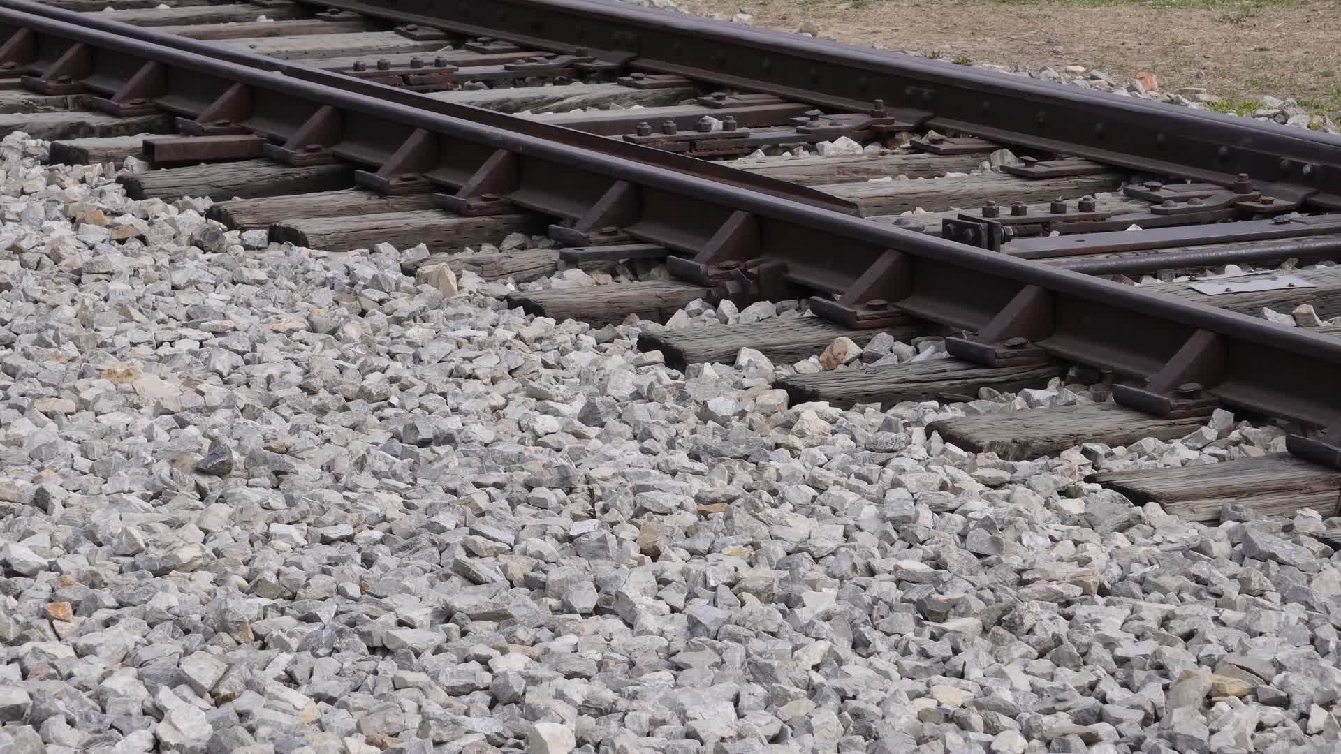 铁路火车铁轨螺栓视频的预览图