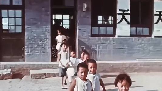 1967年小学校园影像带你重温60年代美好的童年记忆视频的预览图