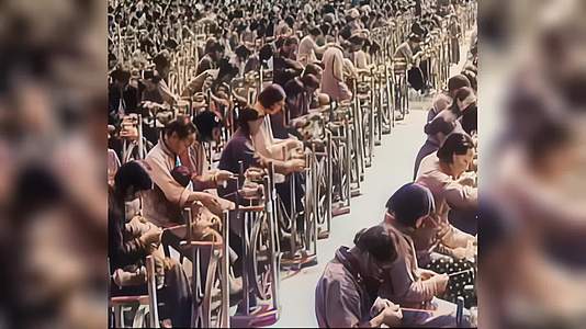 1941年全民纺纱织布支援前线的珍贵影像视频的预览图
