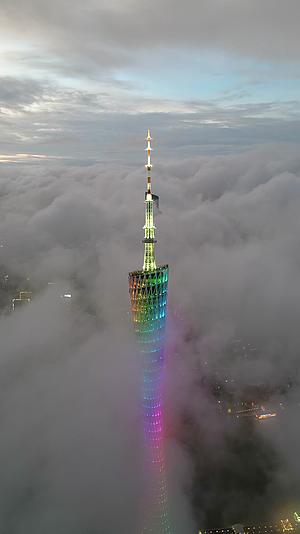 广州塔竖拍云海视频的预览图