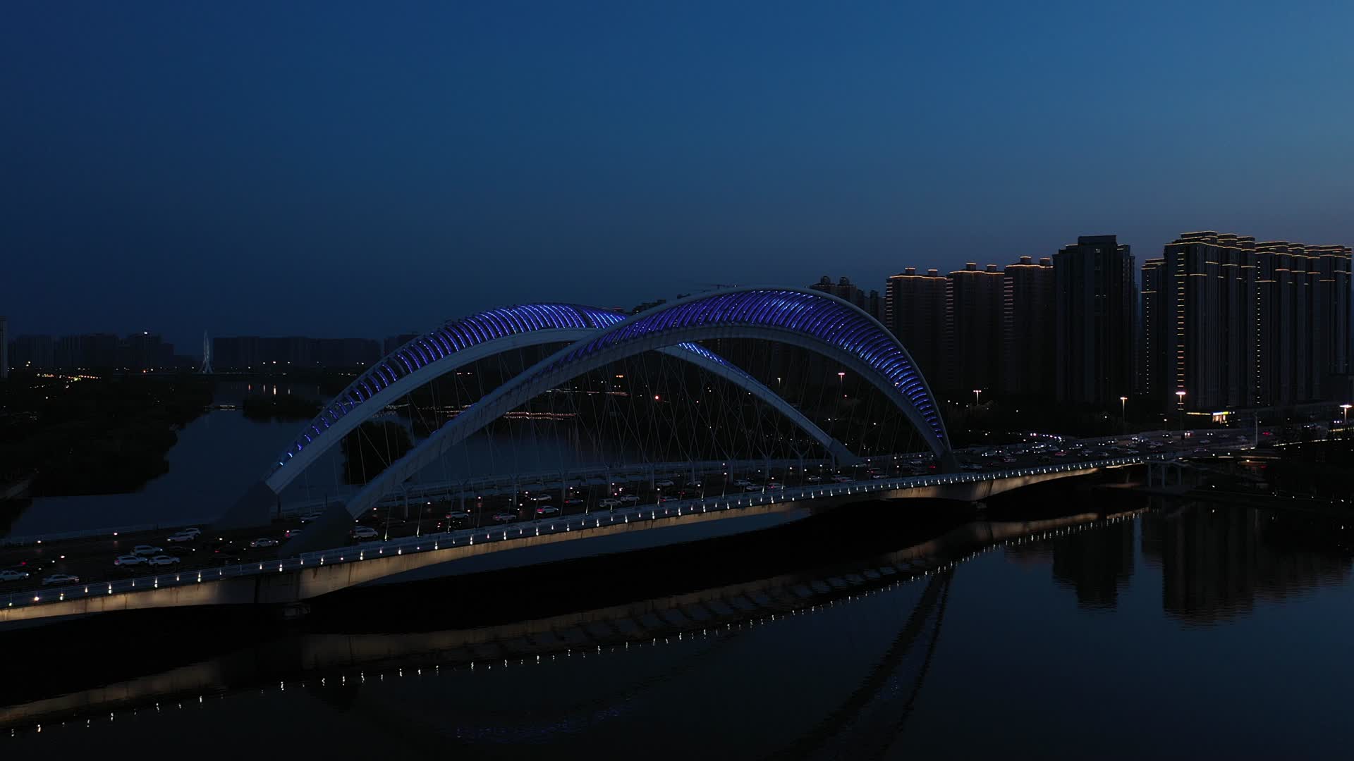 太原南中环桥航拍夜景视频的预览图