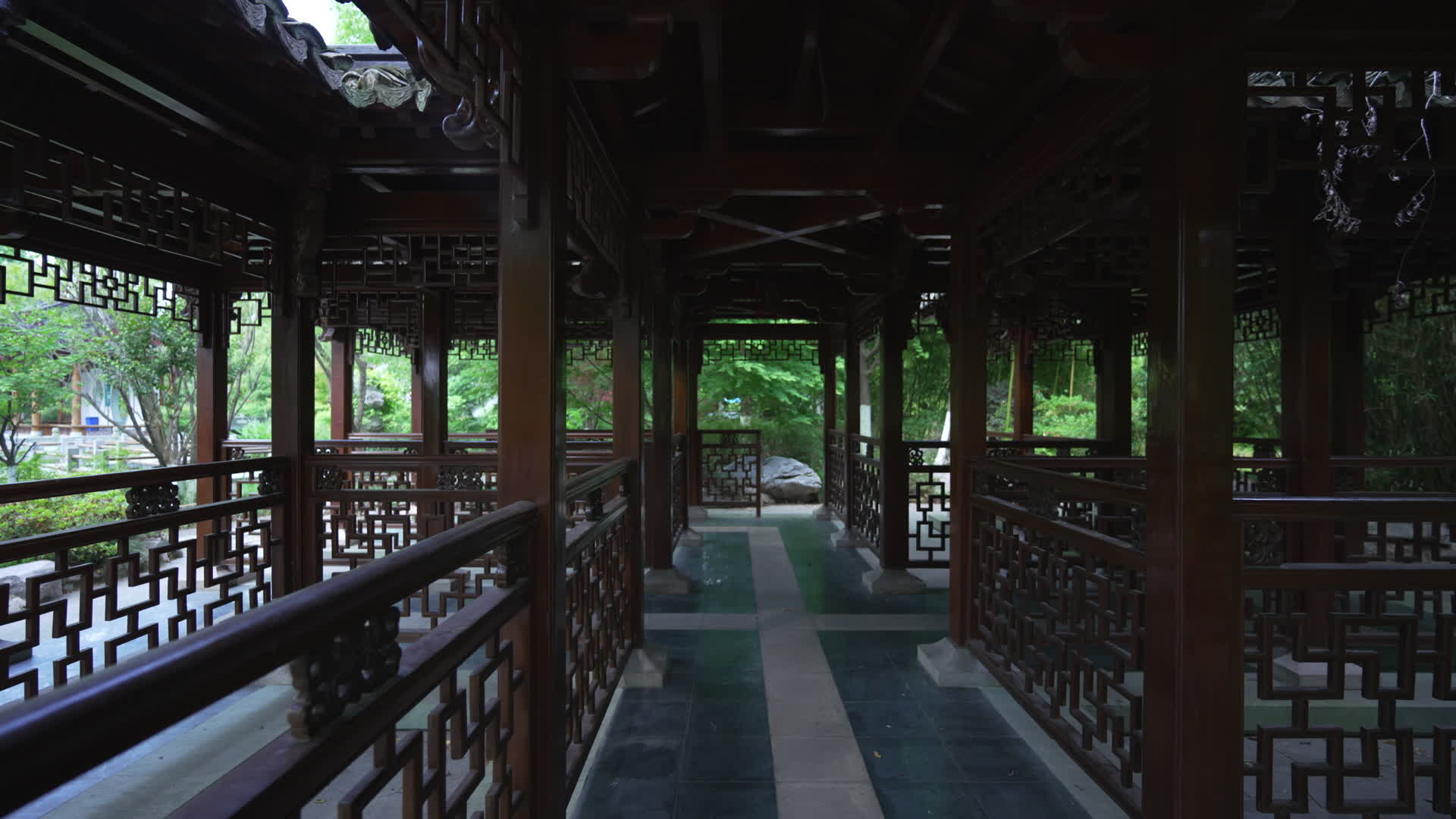 武汉园博园杭州园古风建筑视频的预览图