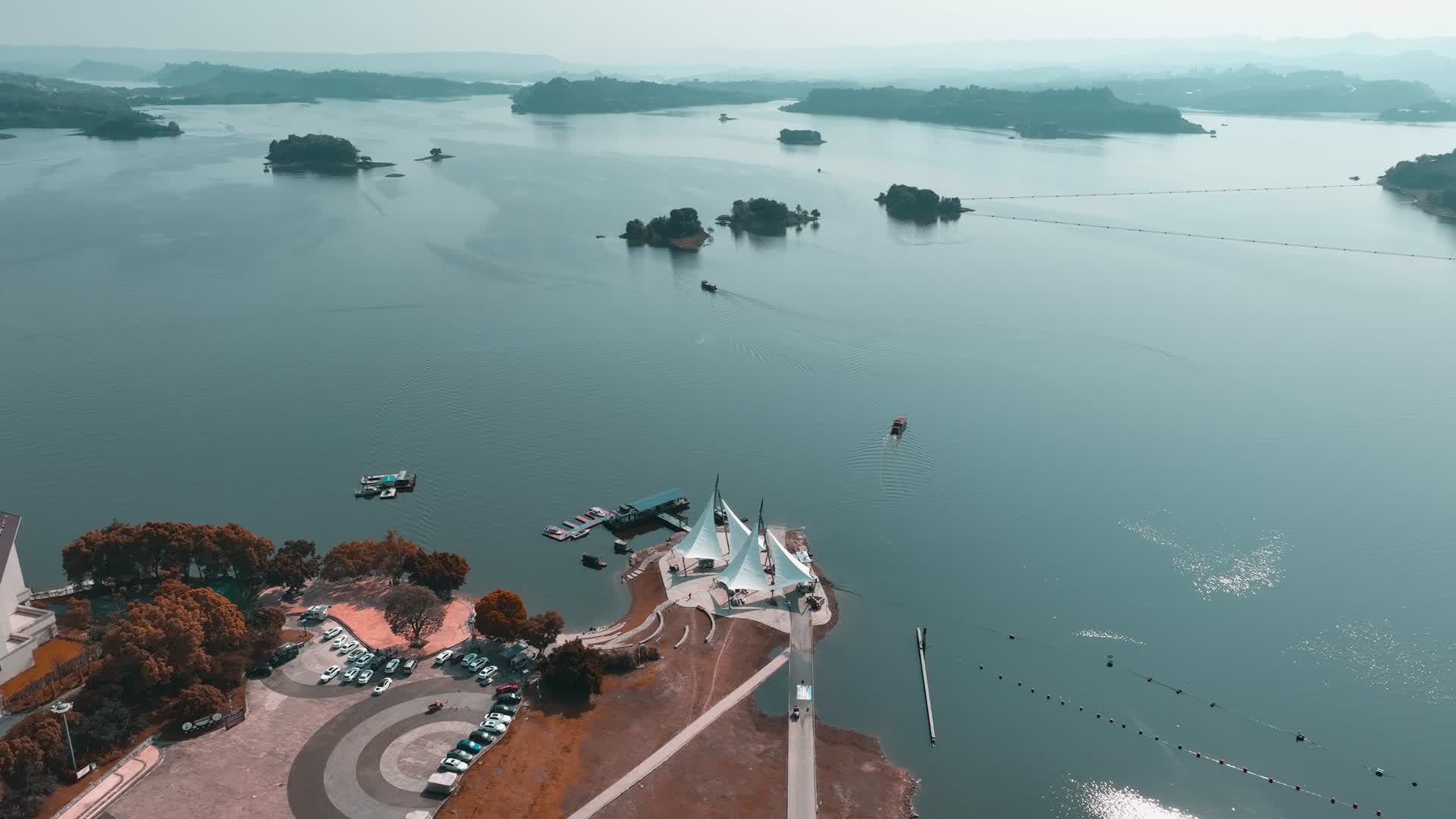 重庆长寿湖景区广场航拍视频的预览图