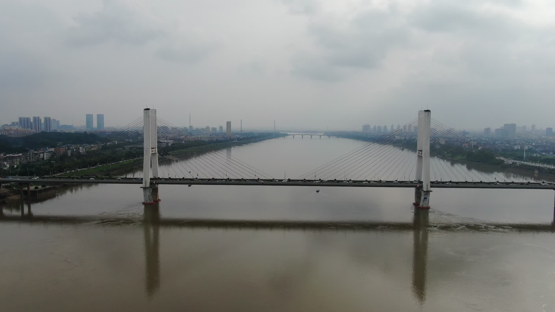 城市航拍湖南湘潭湘江三桥航拍视频的预览图