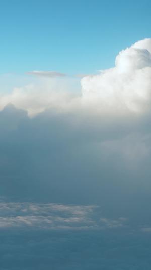 竖屏云海转场空镜视频的预览图